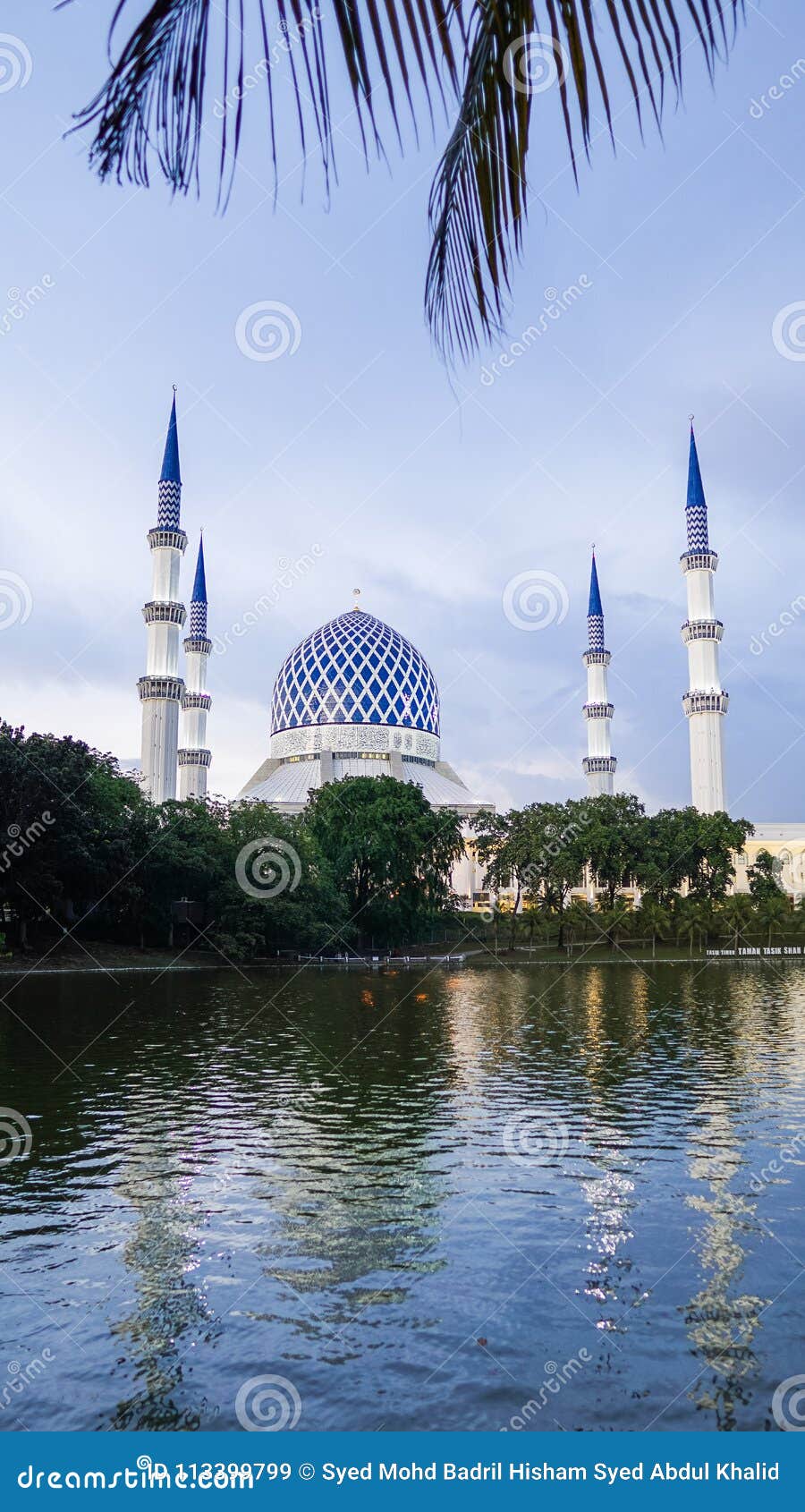 Masjid biru shah alam