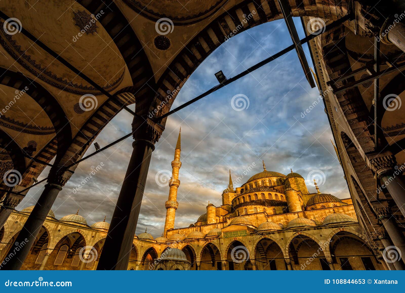 blue mosque, sultanahmet, istanbul, turkey