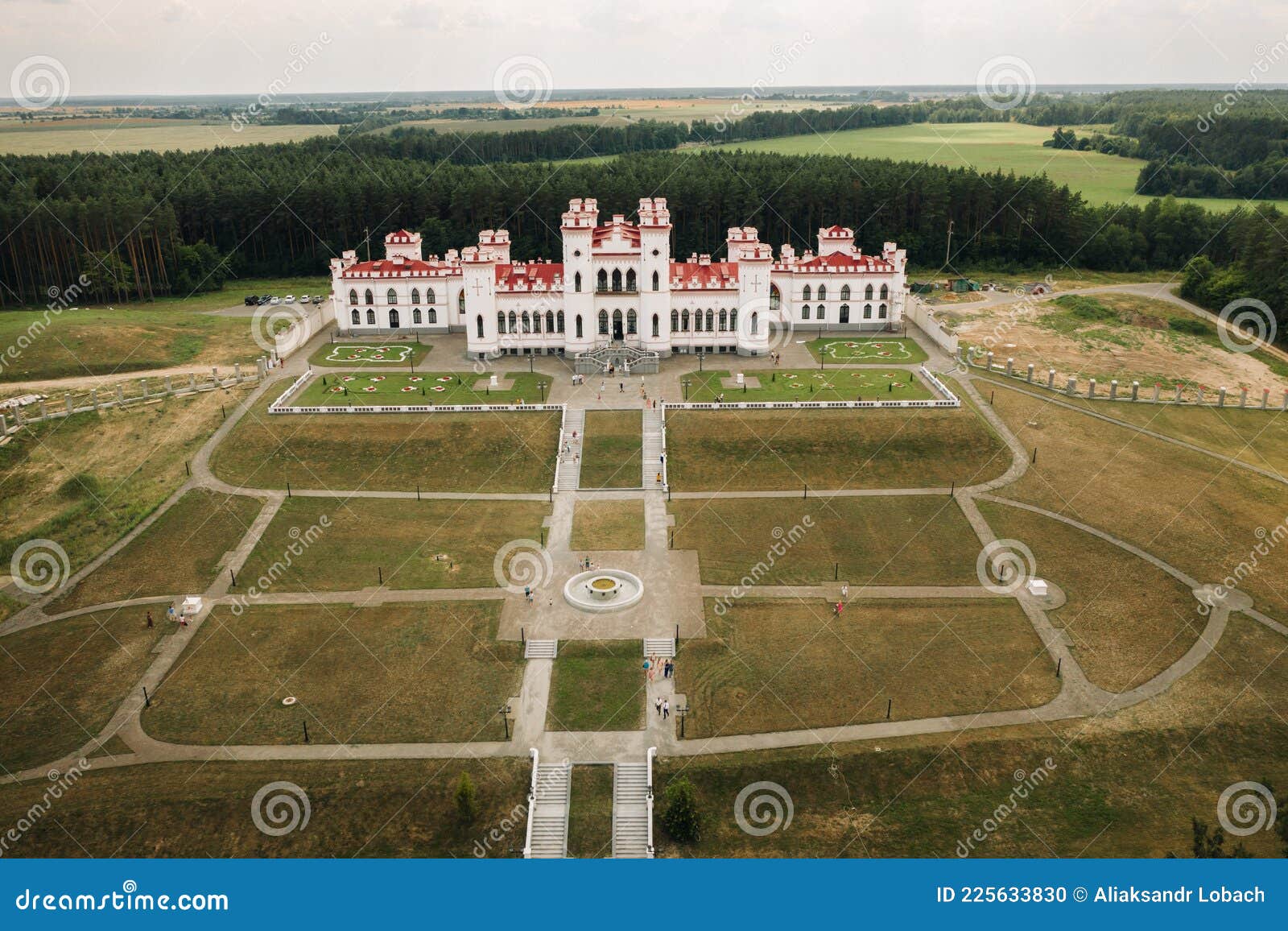 summer kossovsky castle in belarus.puslovsky palace
