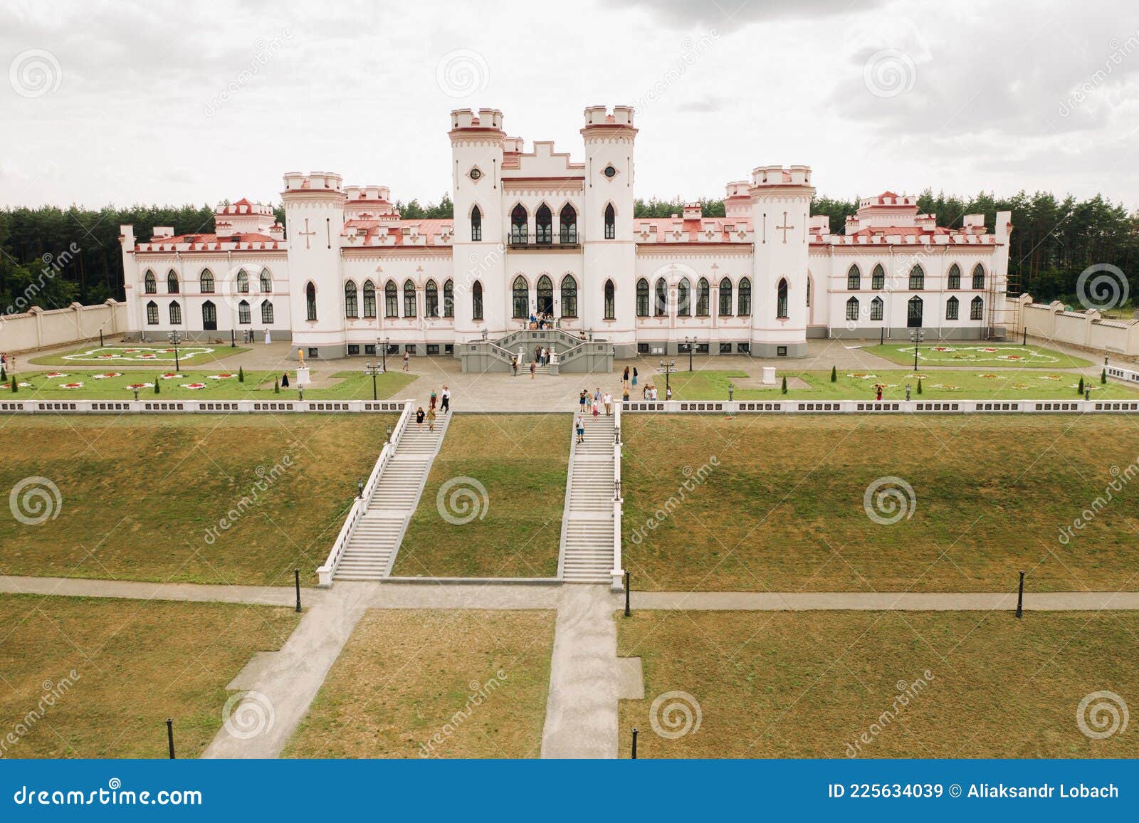 summer kossovsky castle in belarus.puslovsky palace