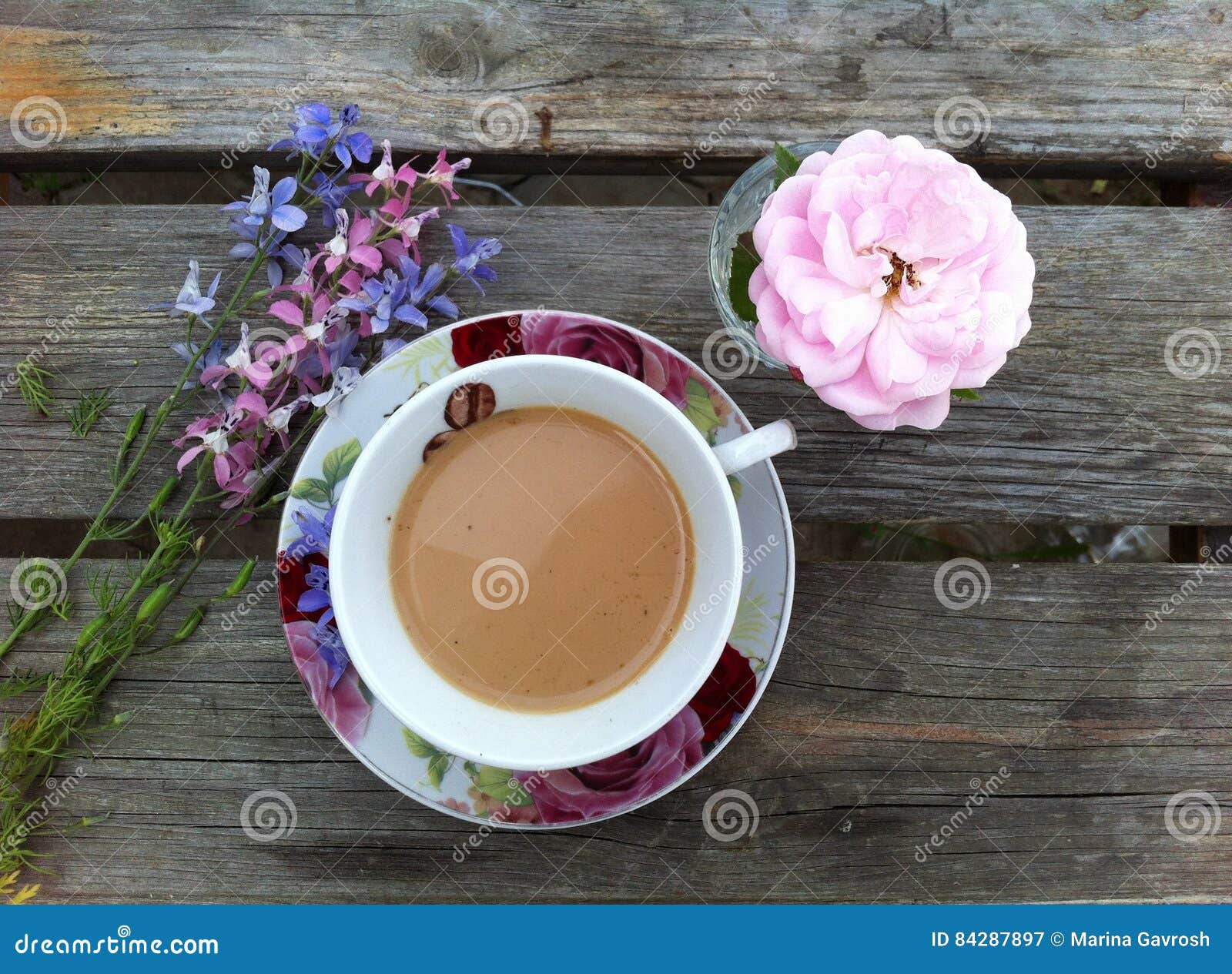 [Hình: summer-morning-coffee-open-air-still-lif...287897.jpg]
