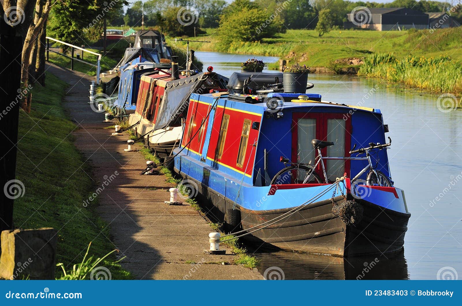 Summer narrowboat moorings stock image. Image of narrowboats 23483403