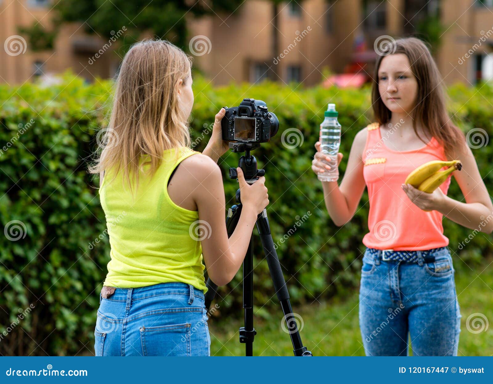 Girls Summer Camp At Camera
