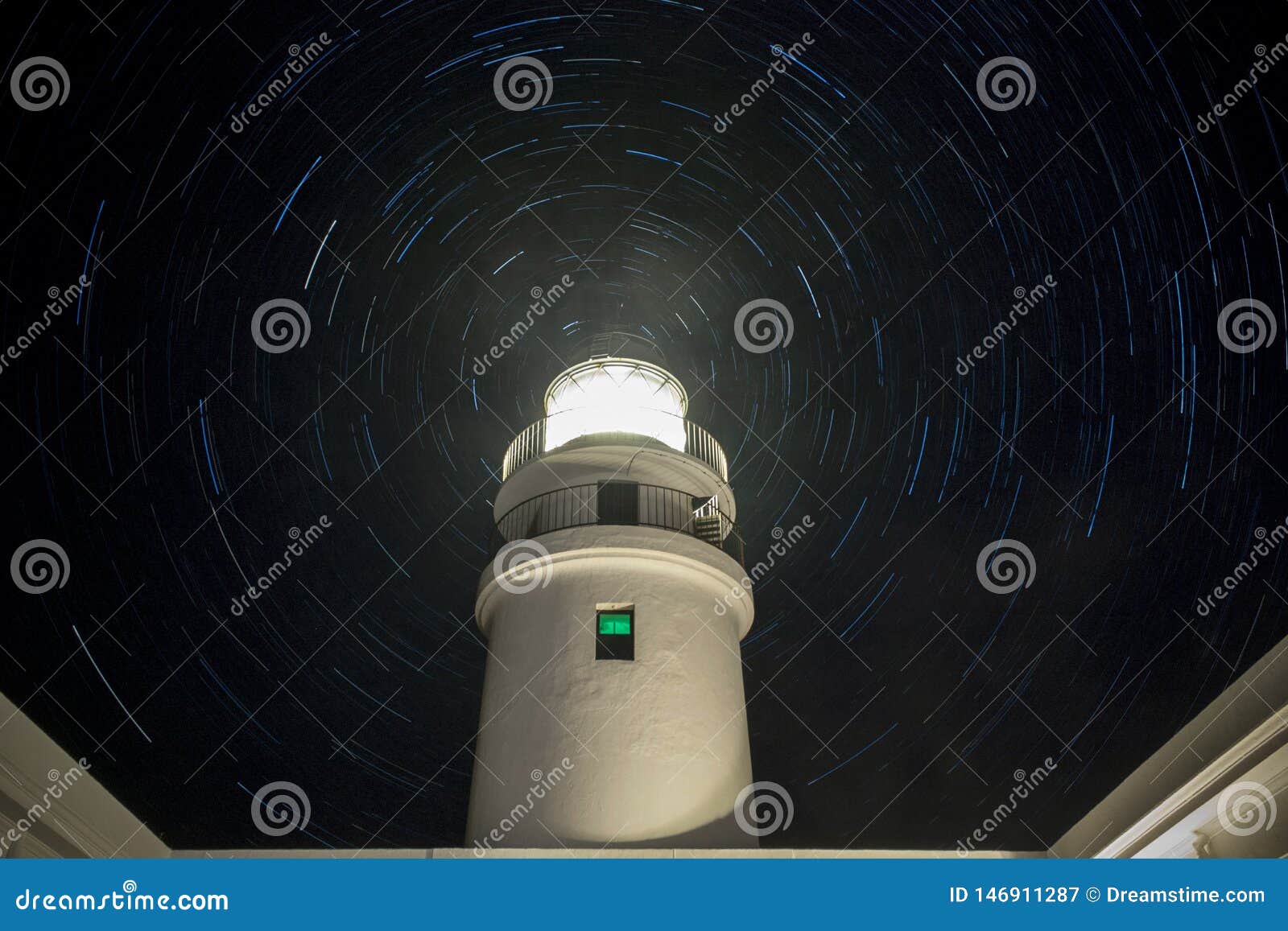 summer night v caballeria lighthouse