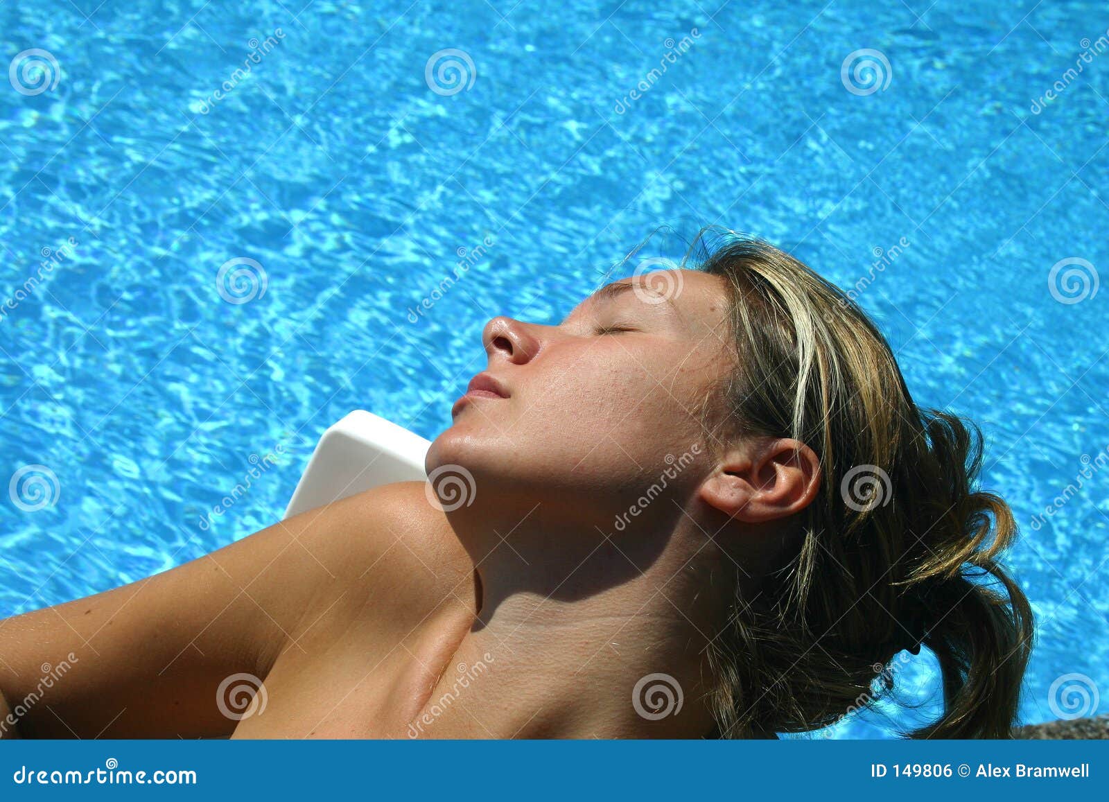 Topless Pool Pictures