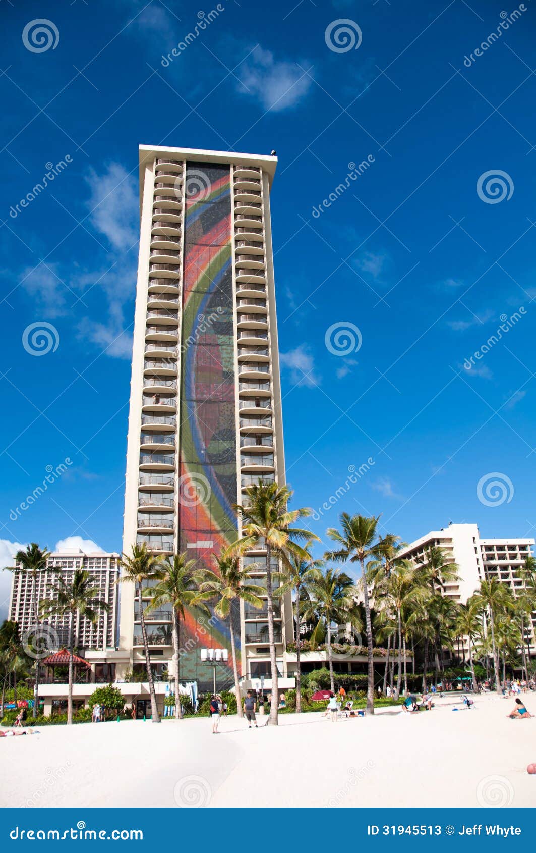 Rainbow tower hilton hawaiian village hi-res stock photography and