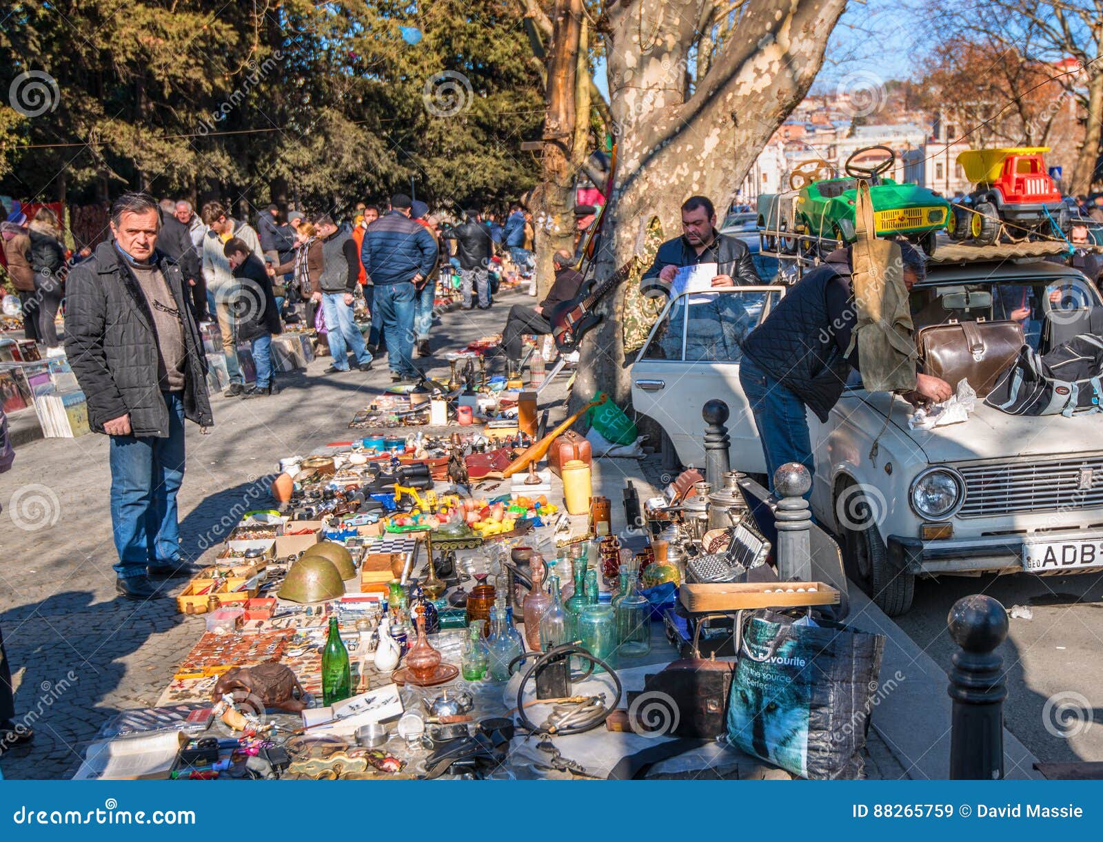 Sunday Market In Tbilisi Georgia Editorial Stock Image - Image of artists, weekly: 88265759