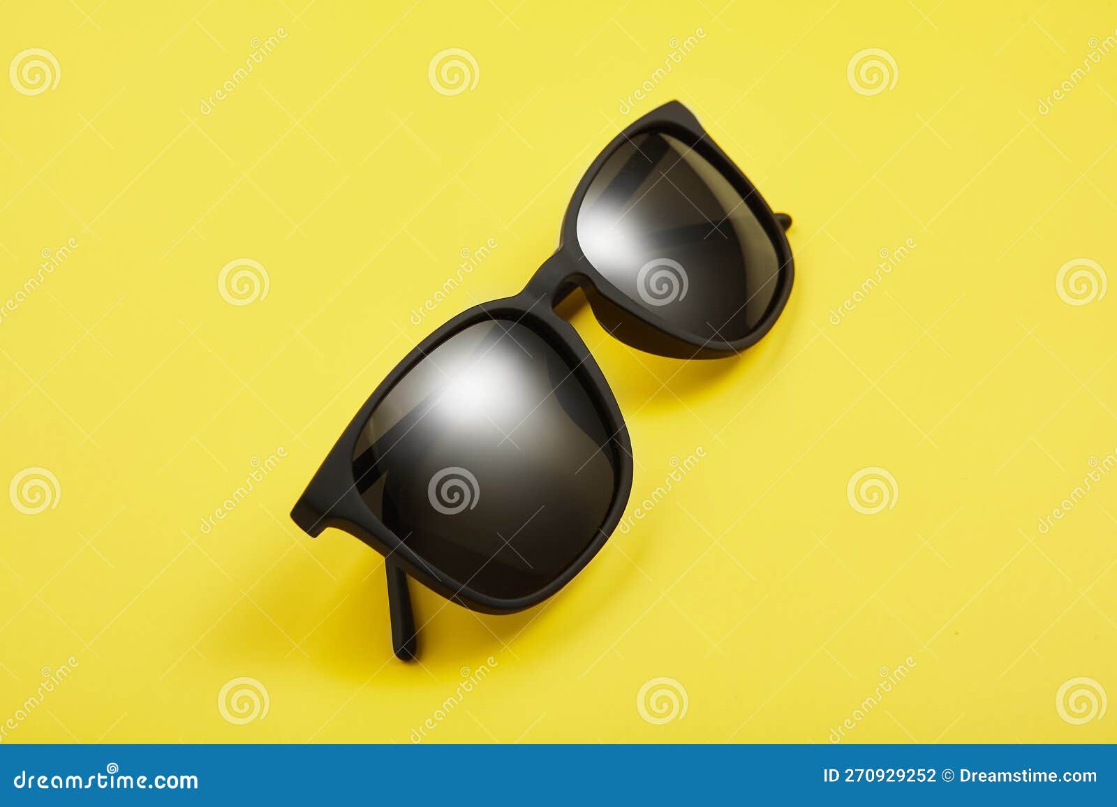 Eyewear - Opencart 4 Sunglasses Store Template by RajodiyaInfotech