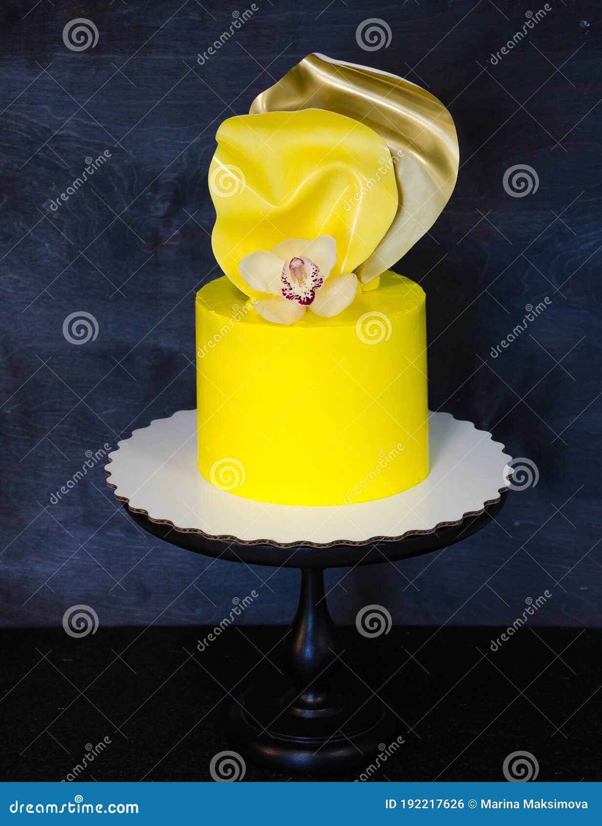 Sunlight Bright Cream Cheese Cake with Orchid and Chocolate Twist Stock