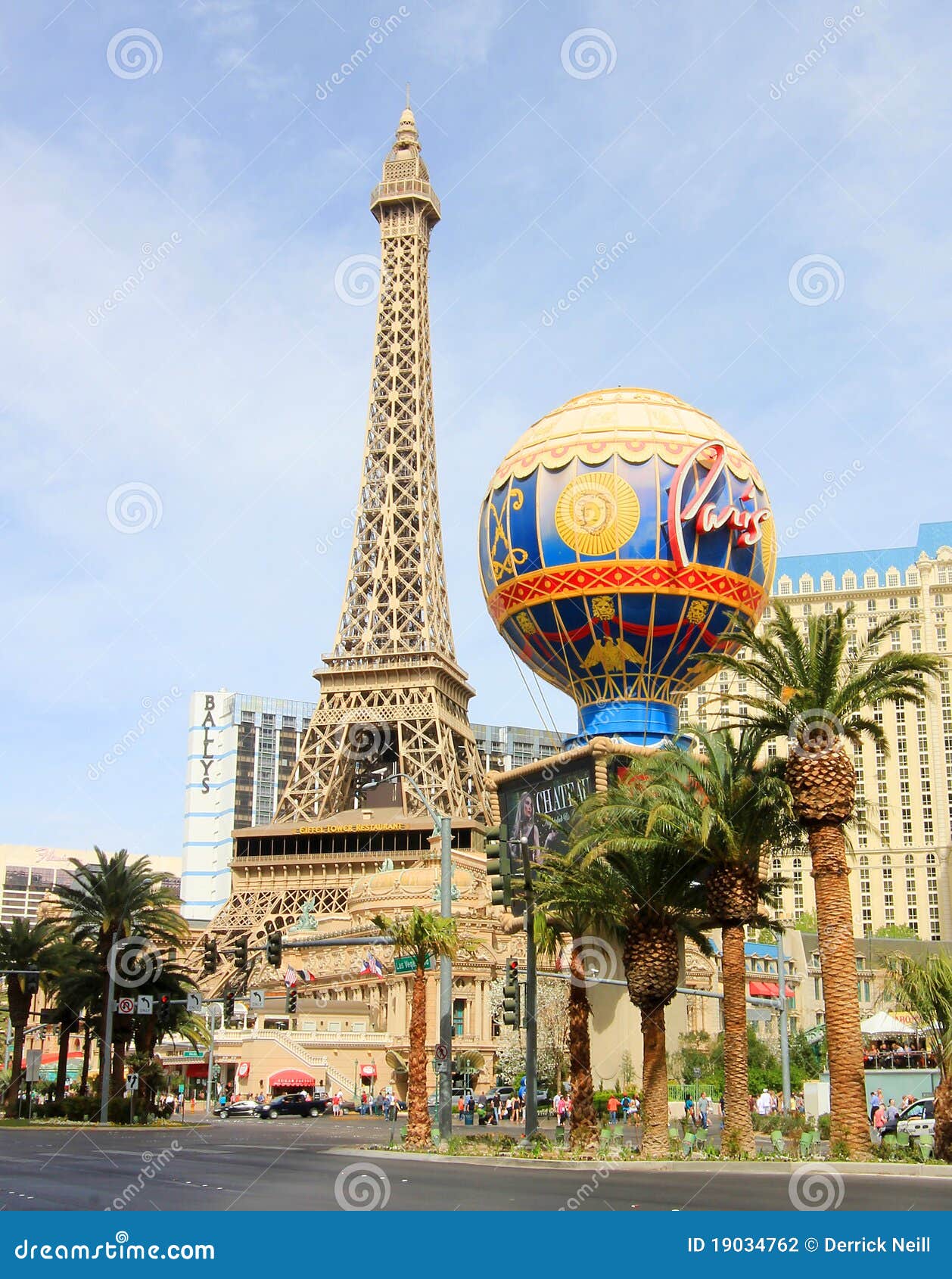 A Sunny Shot of Paris on the Strip Editorial Photography - Image of ...