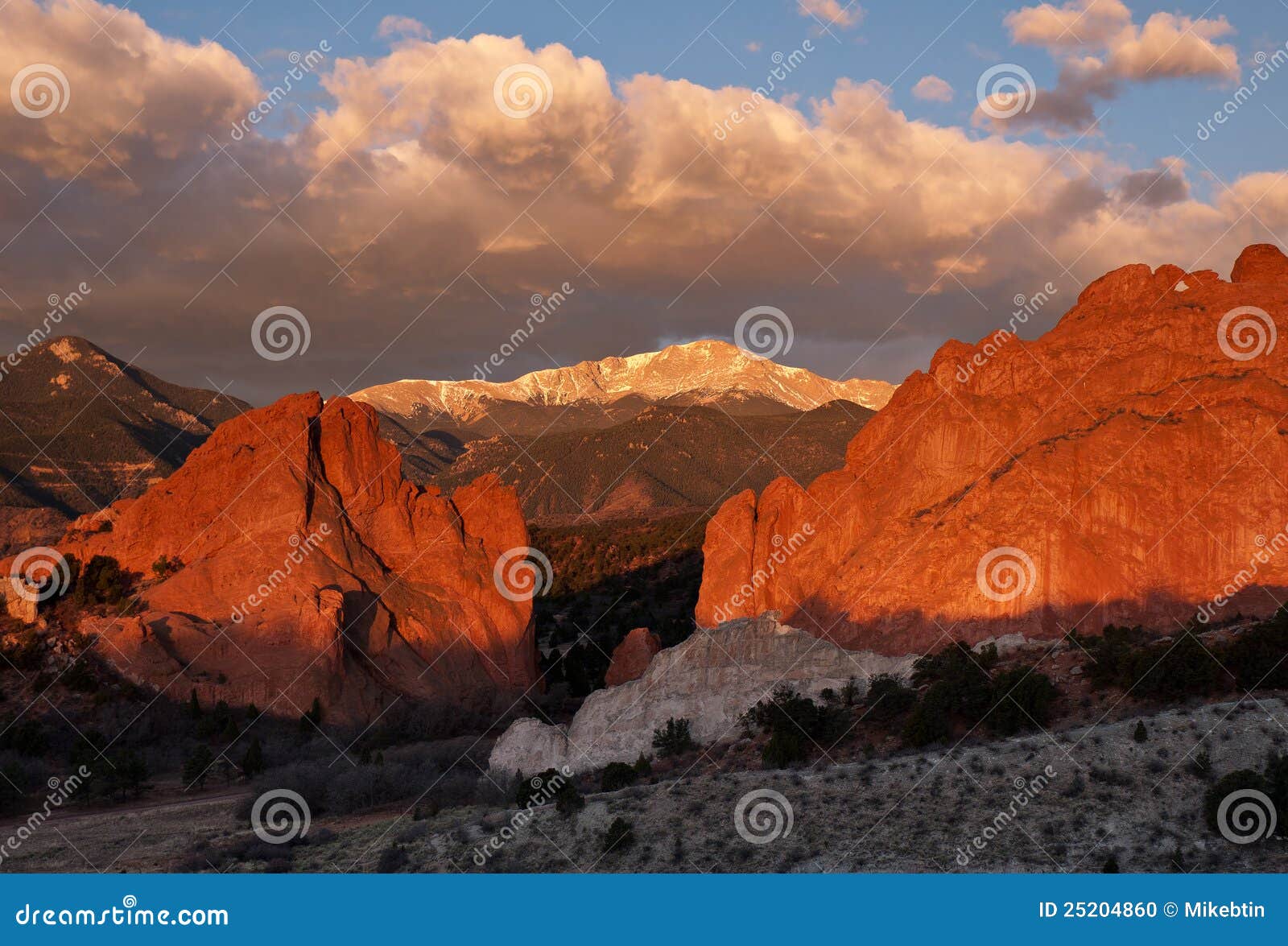 sunrise on pikes peak