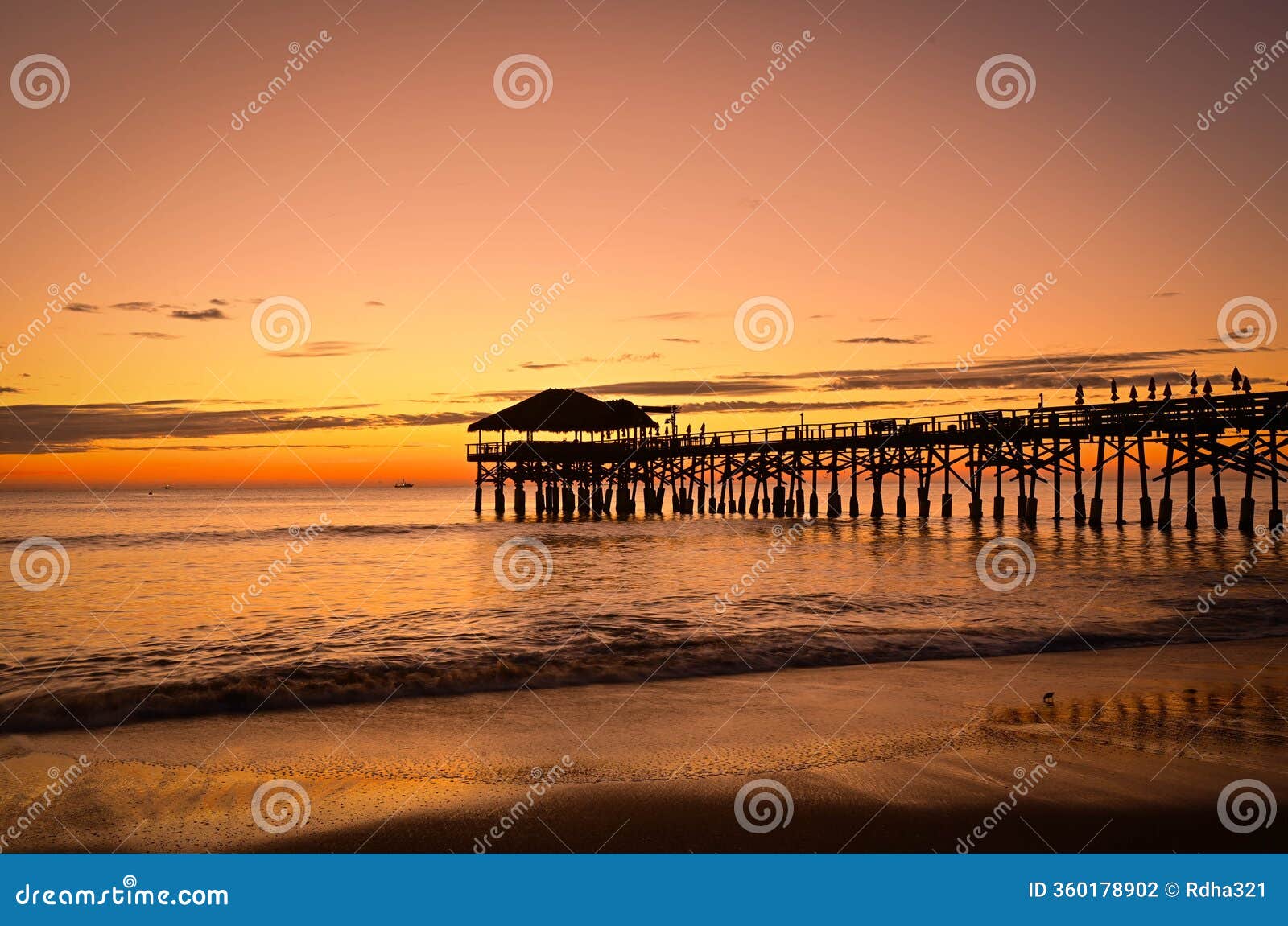 Sunset at Cocoa Beach Pier, Florida Stock Photo - Image of florida, travel:  360178902, image size:1600x1151