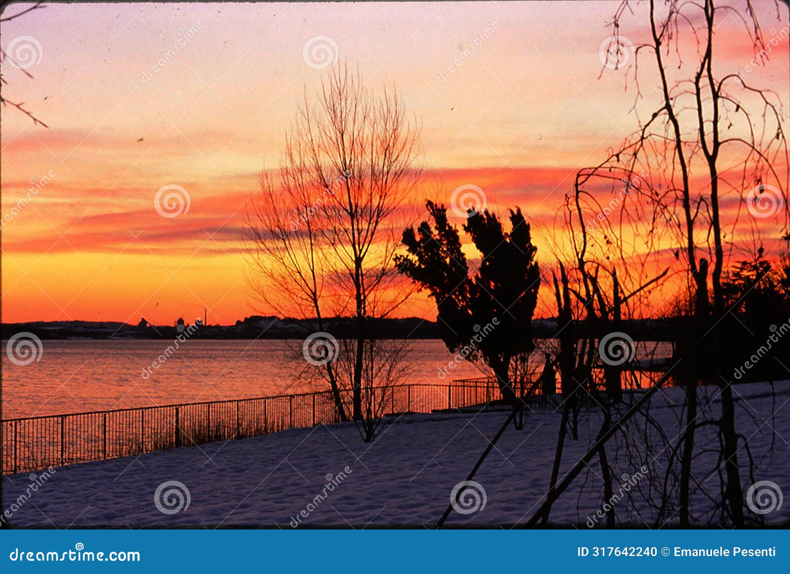 sunset on lake pusiano