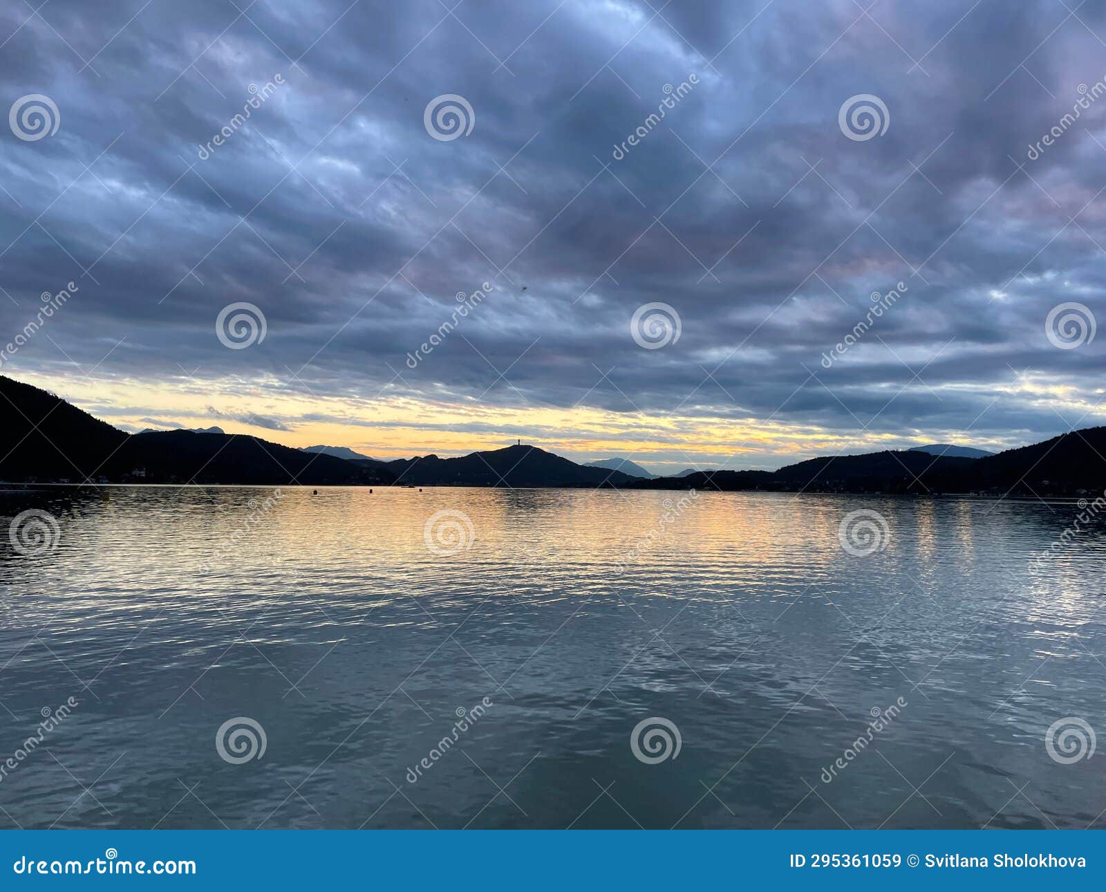 sunset at lake vÃ¶rtese in austria