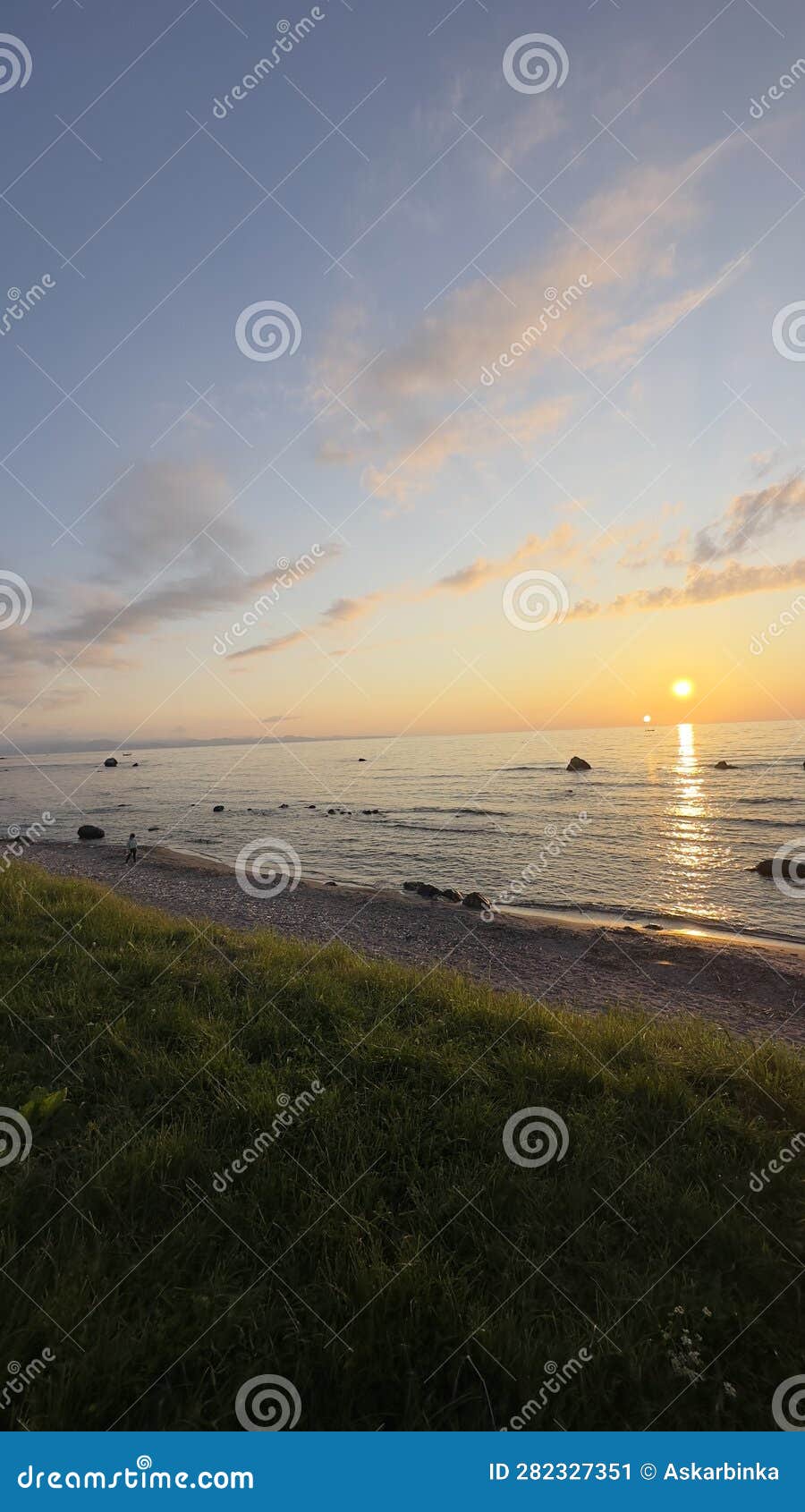 sunset over the black sea, tÃ¼rkiye, beach and sea at sunset.