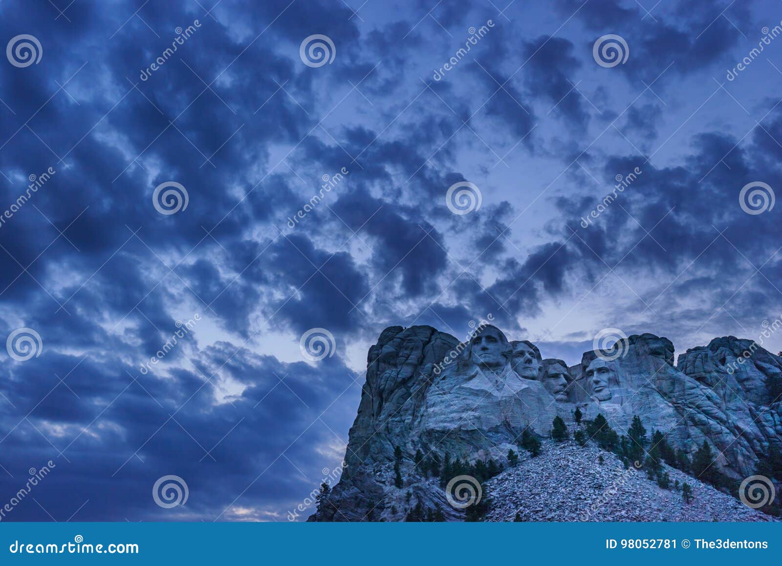Sunset over Mt. Rushmore stock image. Image of mtrushmore 98052781