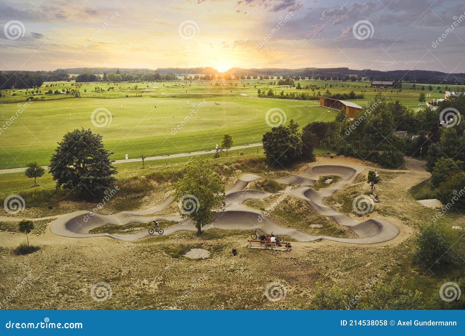 21 114 Golf Course Background Photos Free Royalty Free Stock Photos From Dreamstime