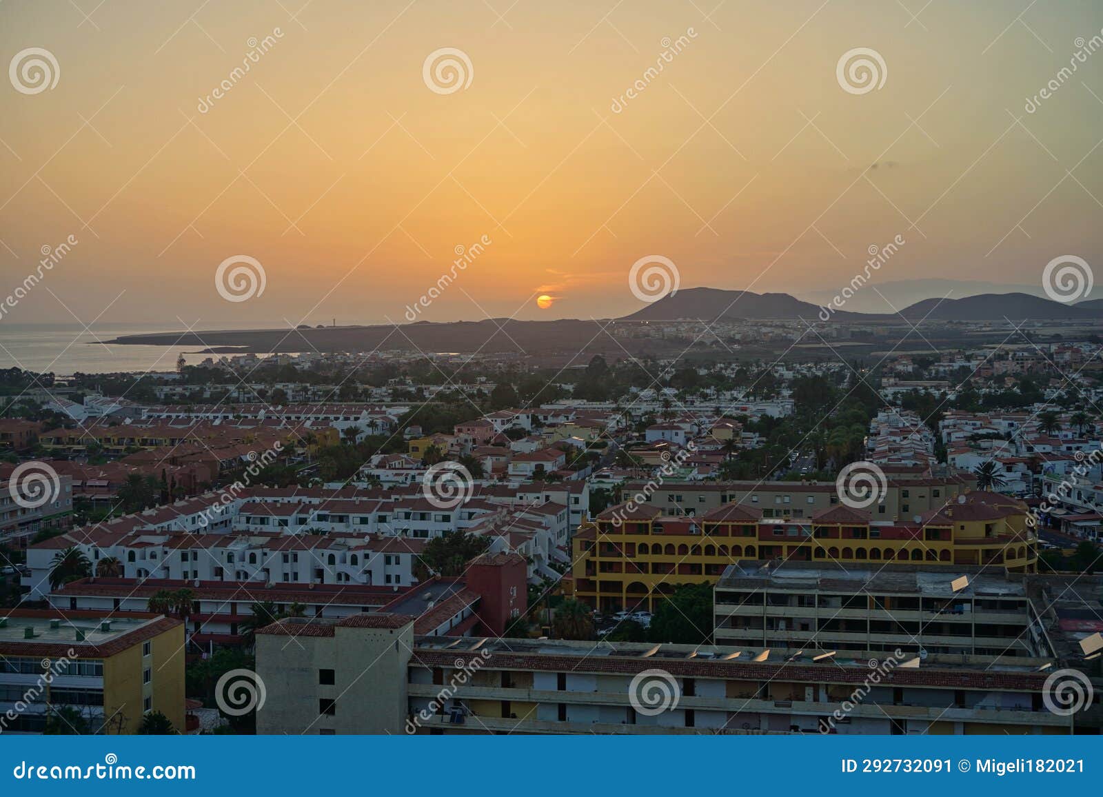 sunset from the top of montaÃ±a amarilla.