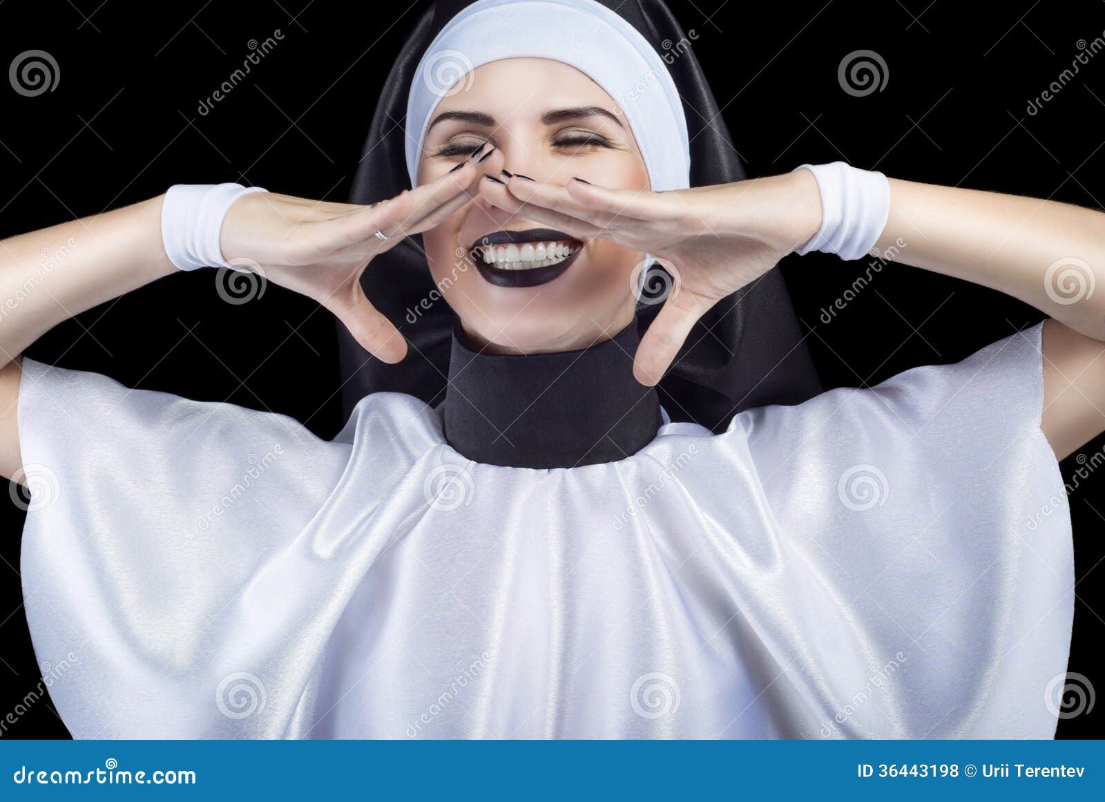 Suora fotografia stock. Immagine di bellezza, sorriso - 36443198