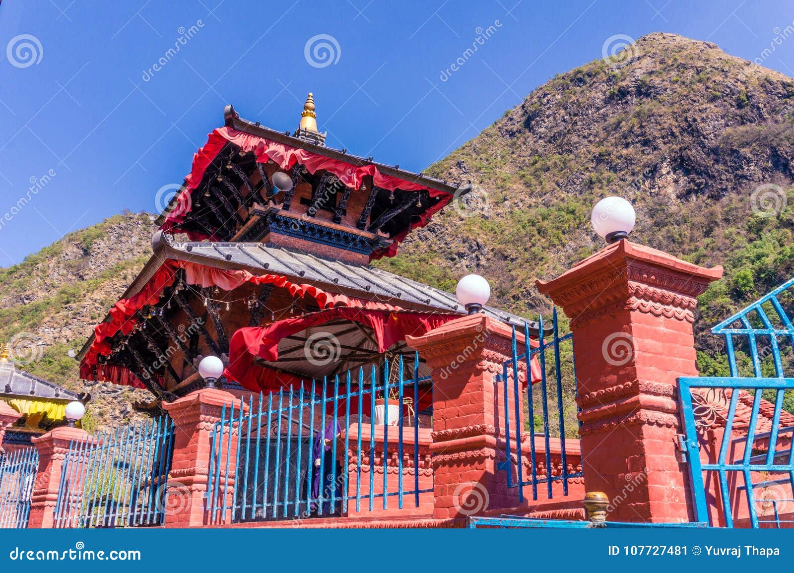 Supa Deurali tempel Mandir, Nepal. En av den mest holiest och äldsta hinduiska templet som lokaliseras i det Arghakanchi området av Nepal