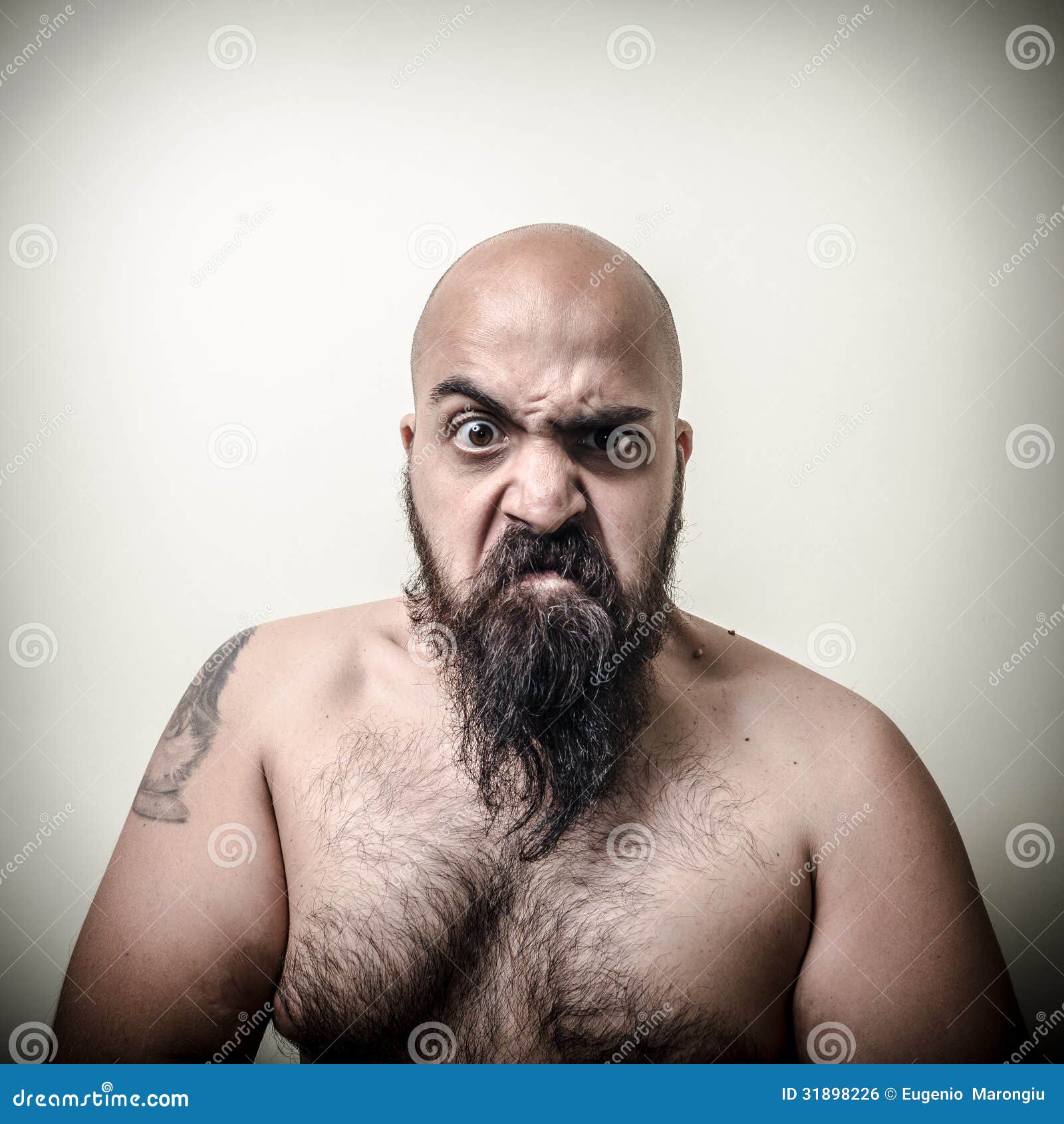 Primer Encuentro Internacional de Plurales - Página 15 Super-power-angry-muscle-bearded-man-gray-background-31898226