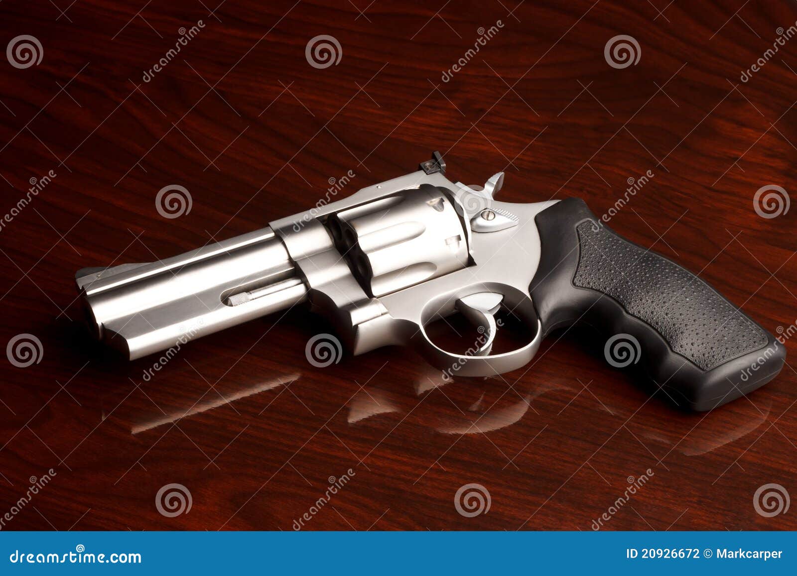 Revólver Magnum 357 - Fotografias de stock e mais imagens de Arma de Fogo -  Arma de Fogo, Autodefesa, Bala - Munição - iStock