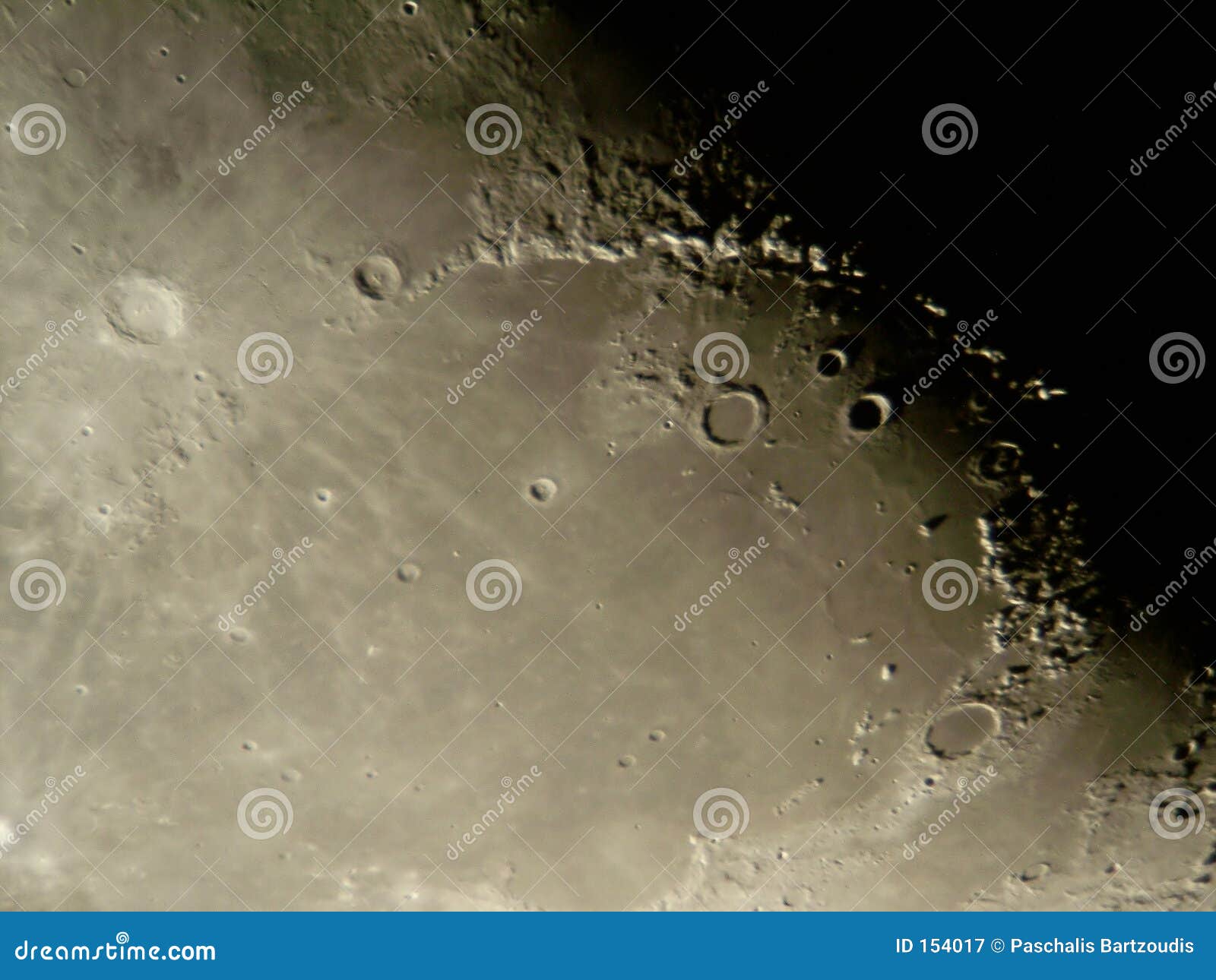 Superficie de la luna imagen de archivo. Imagen de cubo 154017