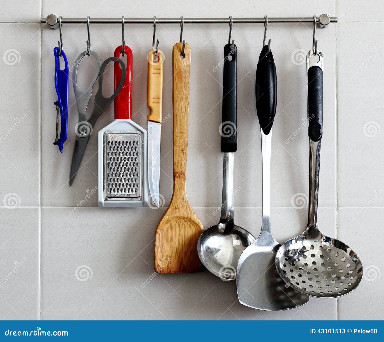 Support D'ustensiles De Cuisine Sur Le Mur Image stock - Image du