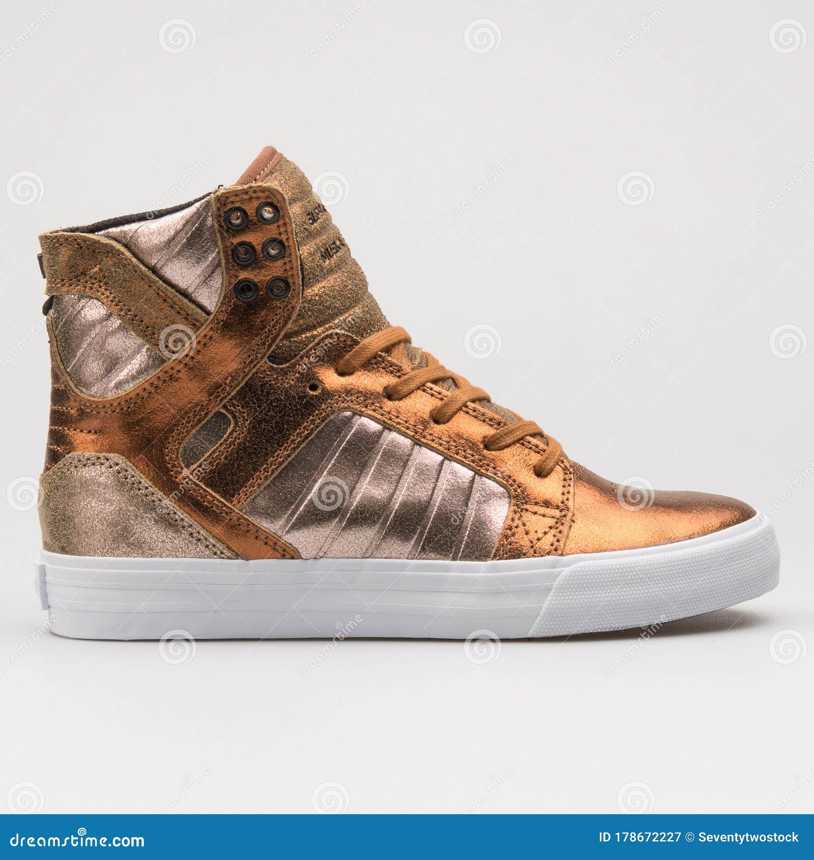 democratische Partij daarna Omgekeerd Supra Skytop Metallic Orange and Pink Sneaker Editorial Photography - Image  of orange, athletic: 178672227