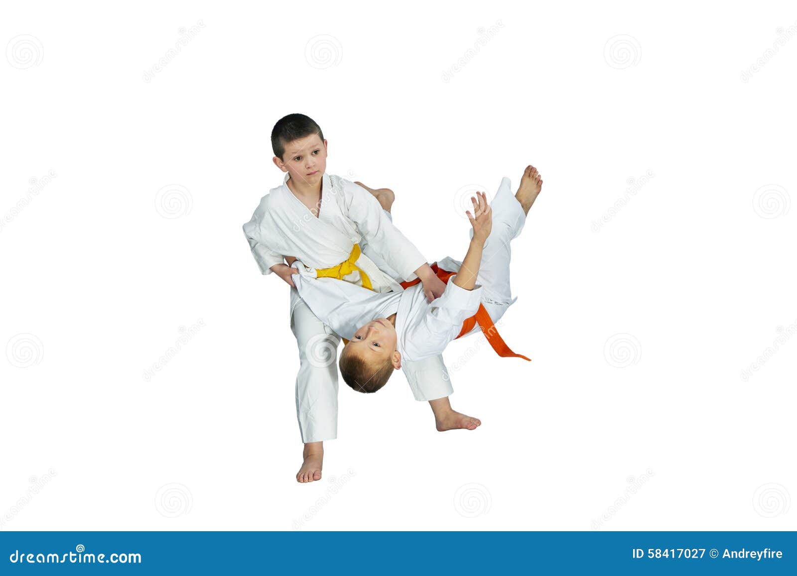 Sur Un Fond De Blanc Les Sportsmens Forme Des Jets De Judo Image Stock Image Du Caractere Courroie Sur Un Fond De Blanc Les Sportsmens Forme Des Jets De Judo Image Stock Image Du Caractere Courroie