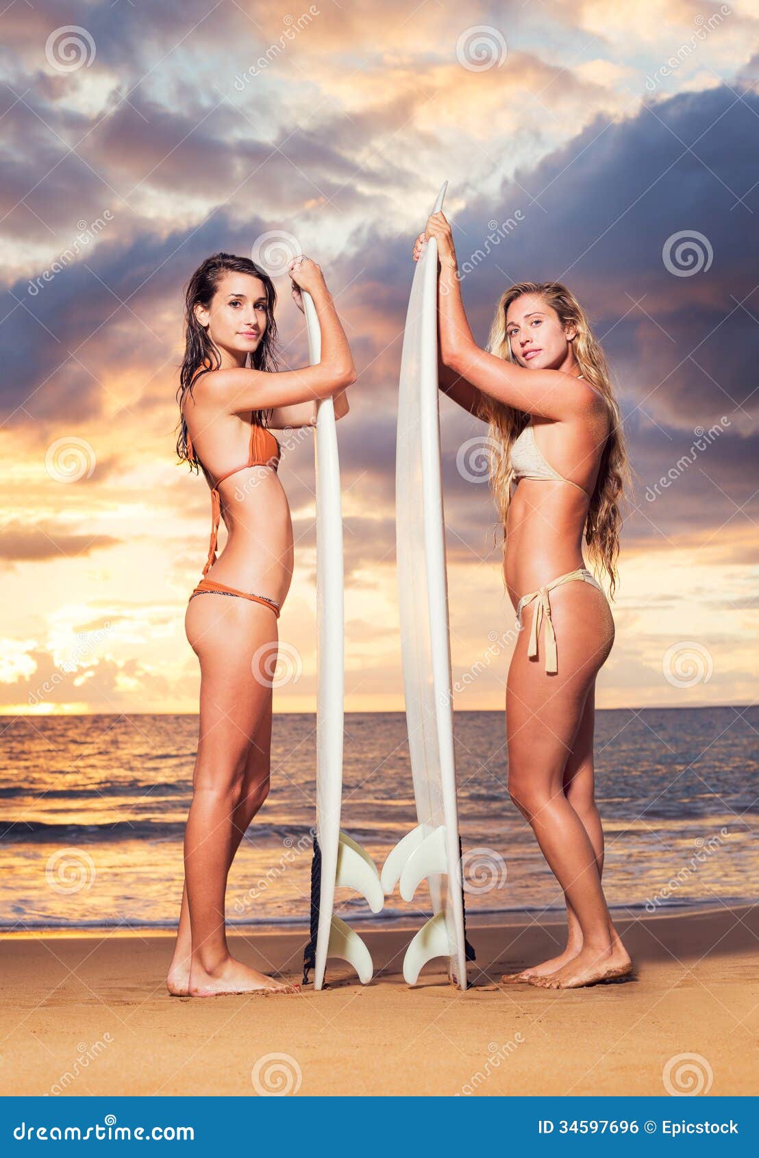 Resultado de imagem para girls surfers hawaii