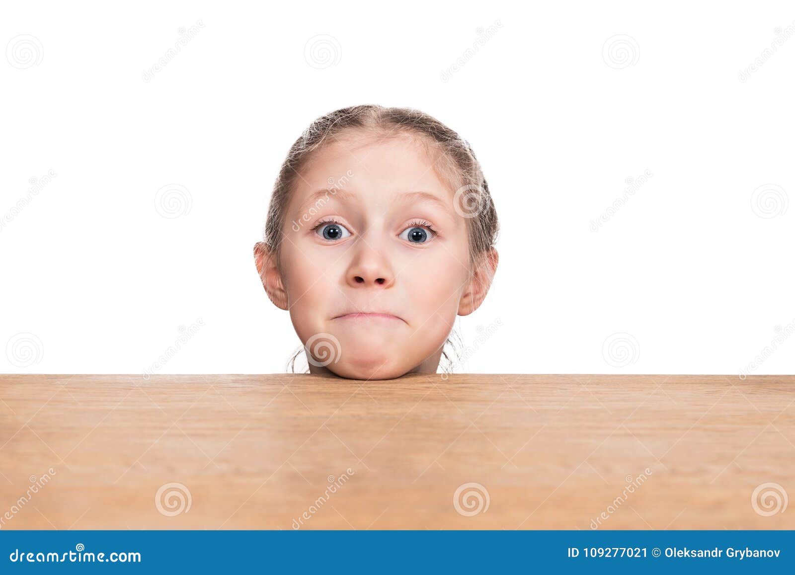 Banner-with-Surprised-children-peeking-Edge
