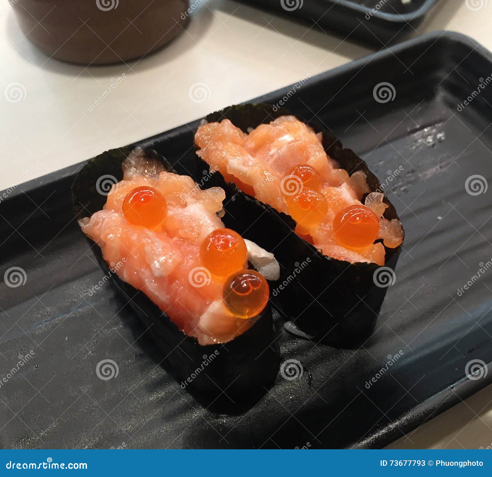 Sushi Salmon Roe stock afbeelding. Image of najaar 73677793
