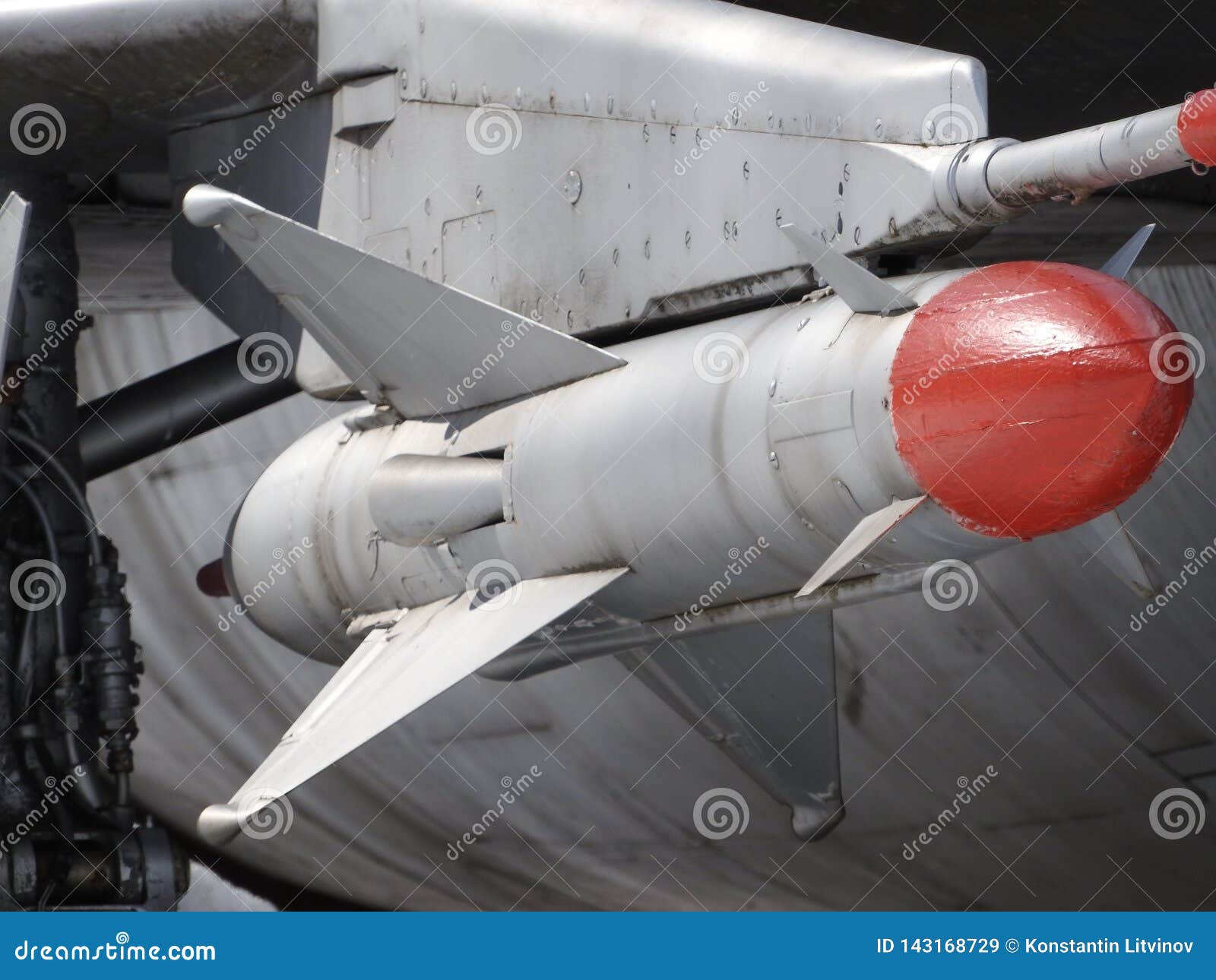 suspended armament of the aircraft. the space under the wing of a military aircraft. visible weapons. the plane is ready for