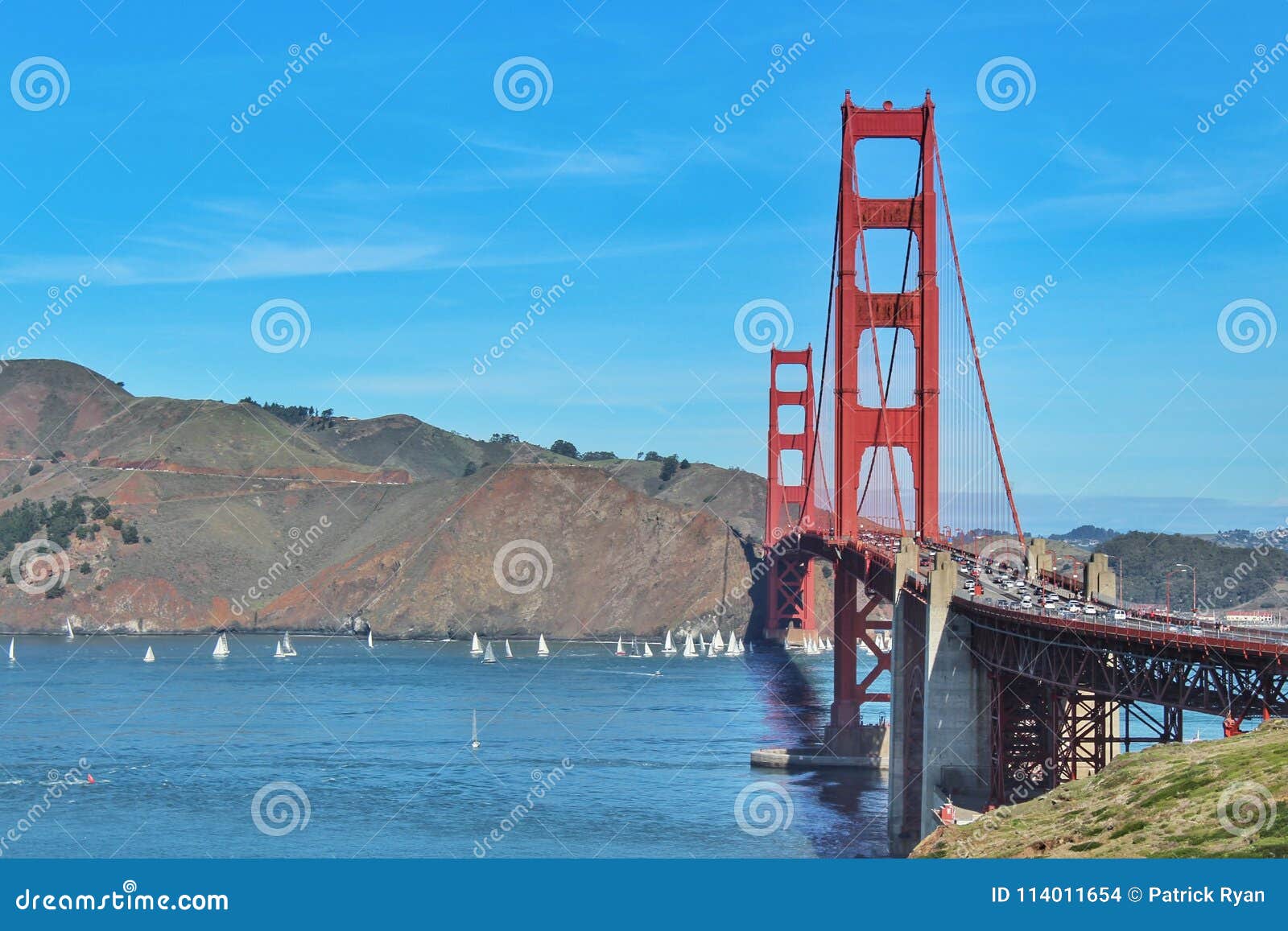 Suspensão Ros e fios. Um tiro de golden gate bridge em San Francisco Bay California