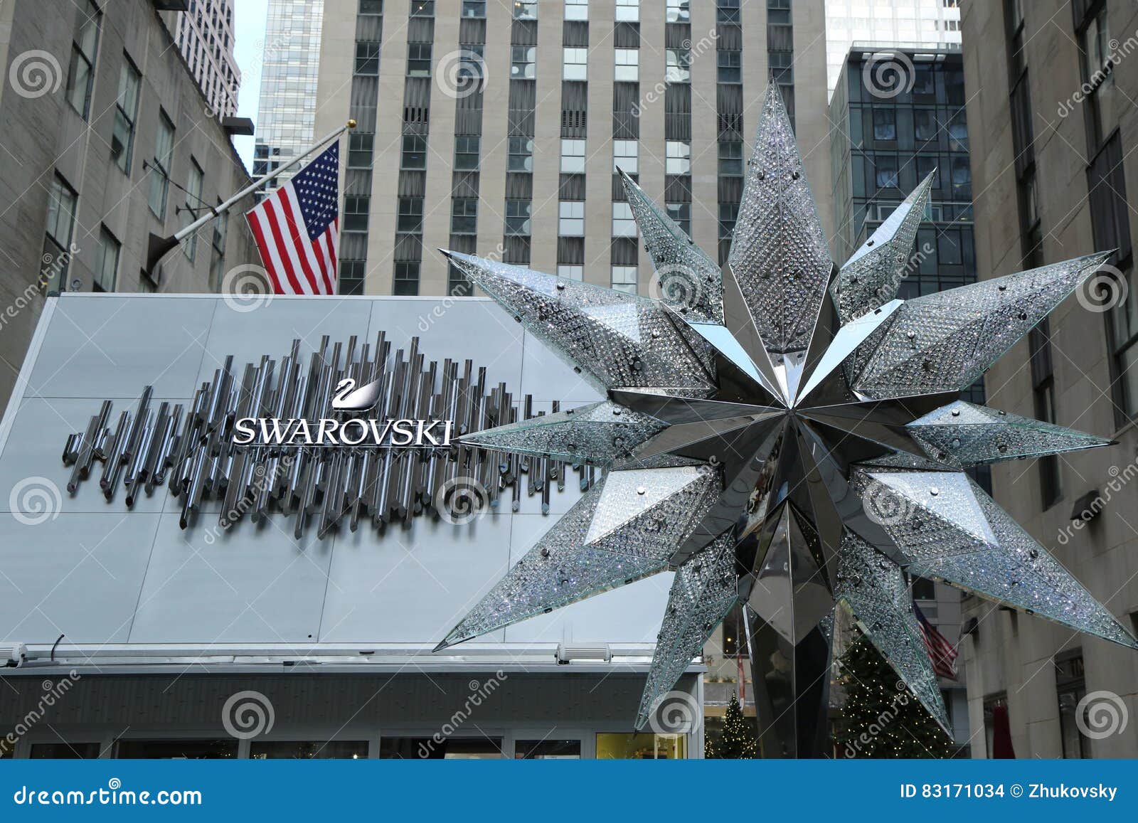 Swarovski Crystal Boutique With Swarovsky Crystal Star At Rockefeller Center In Manhattan Editorial Stock Image Image Of Jewelry Gray