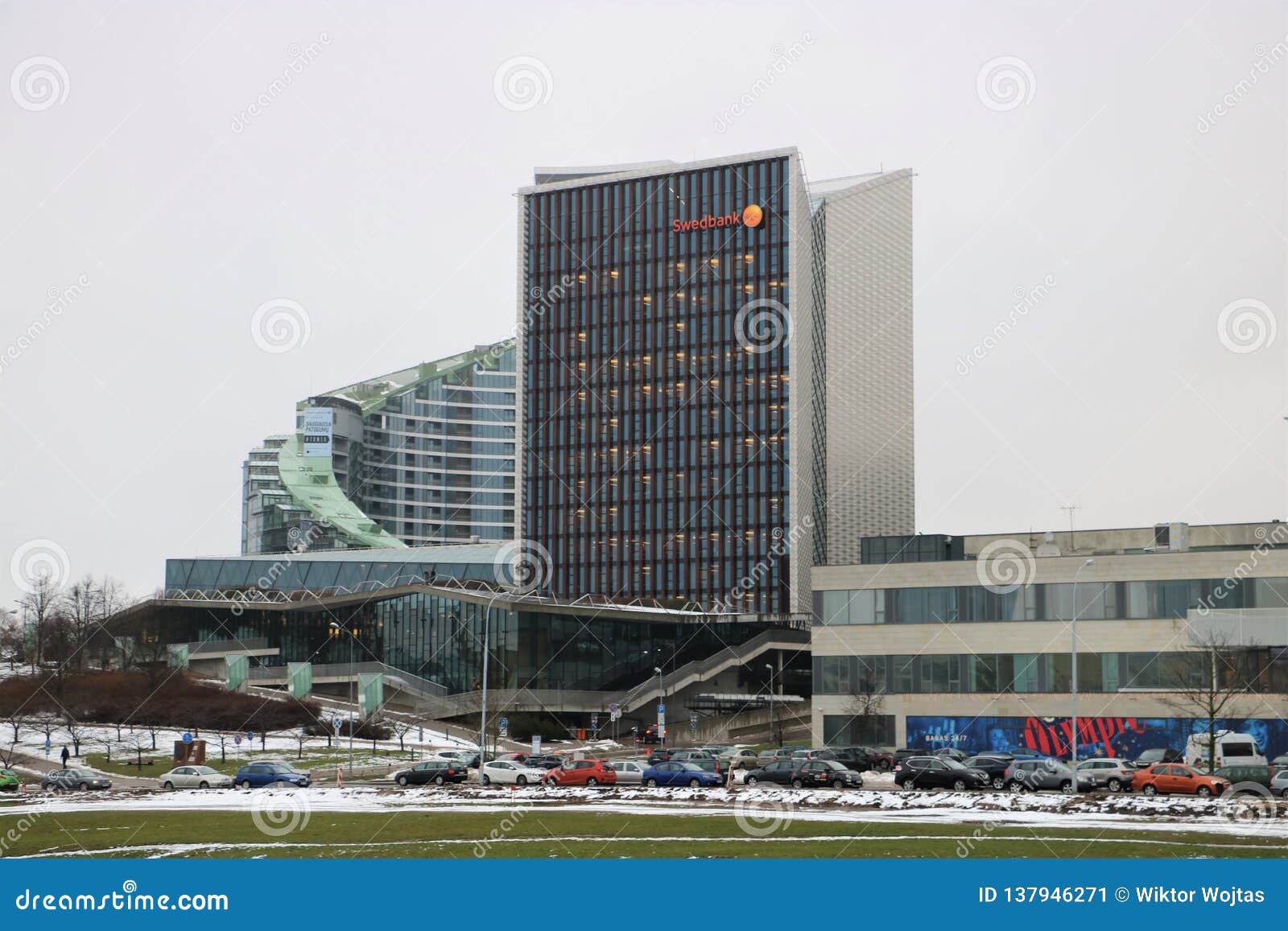 Swedbank HQ i Litauen redaktionell bild. Bild av finans - 137946271