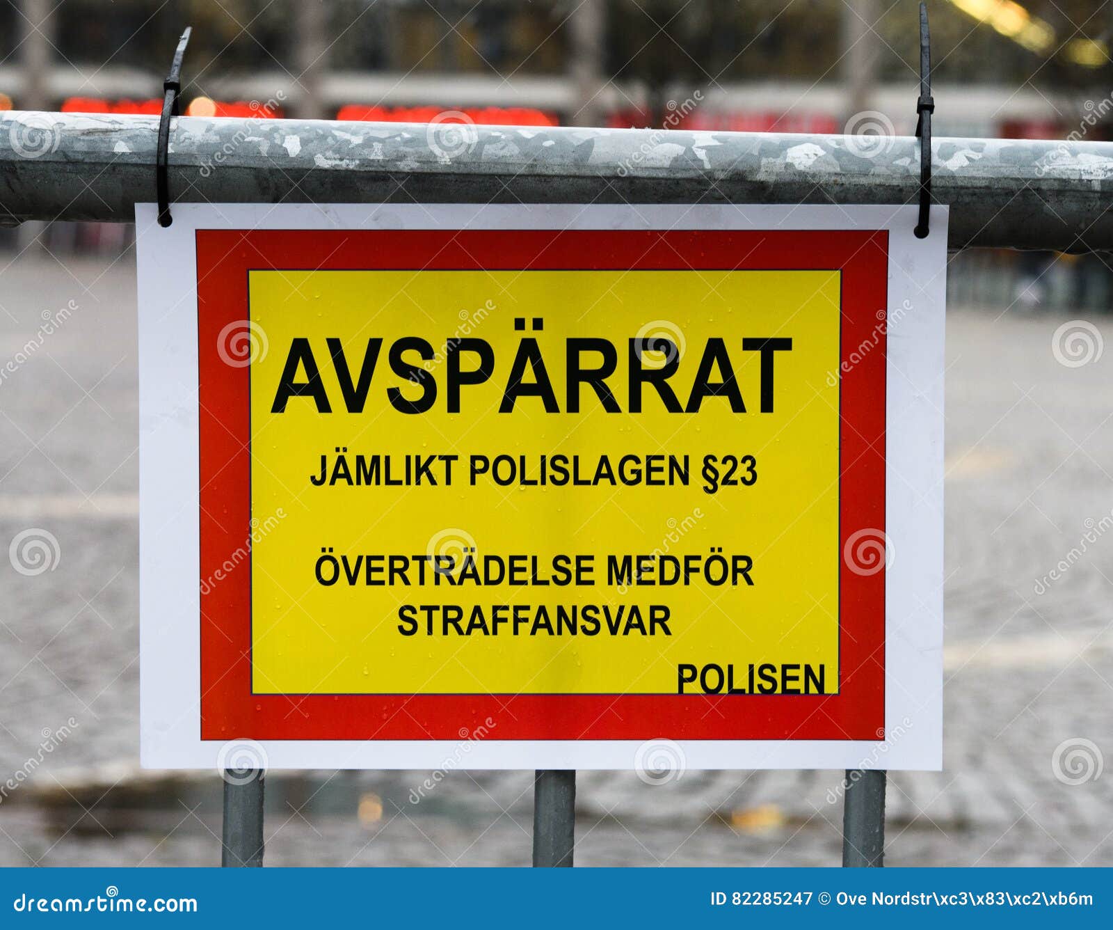 swedish sign reading: cordoned off