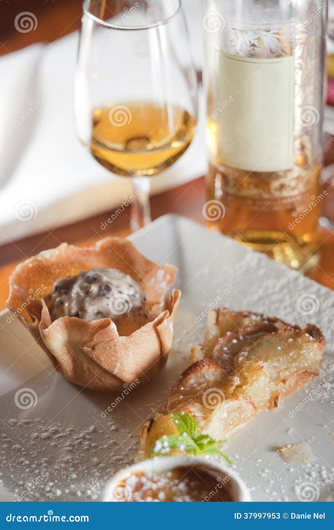 Sweet Dessert Wine Pairing stock image. Image of fine 37997953