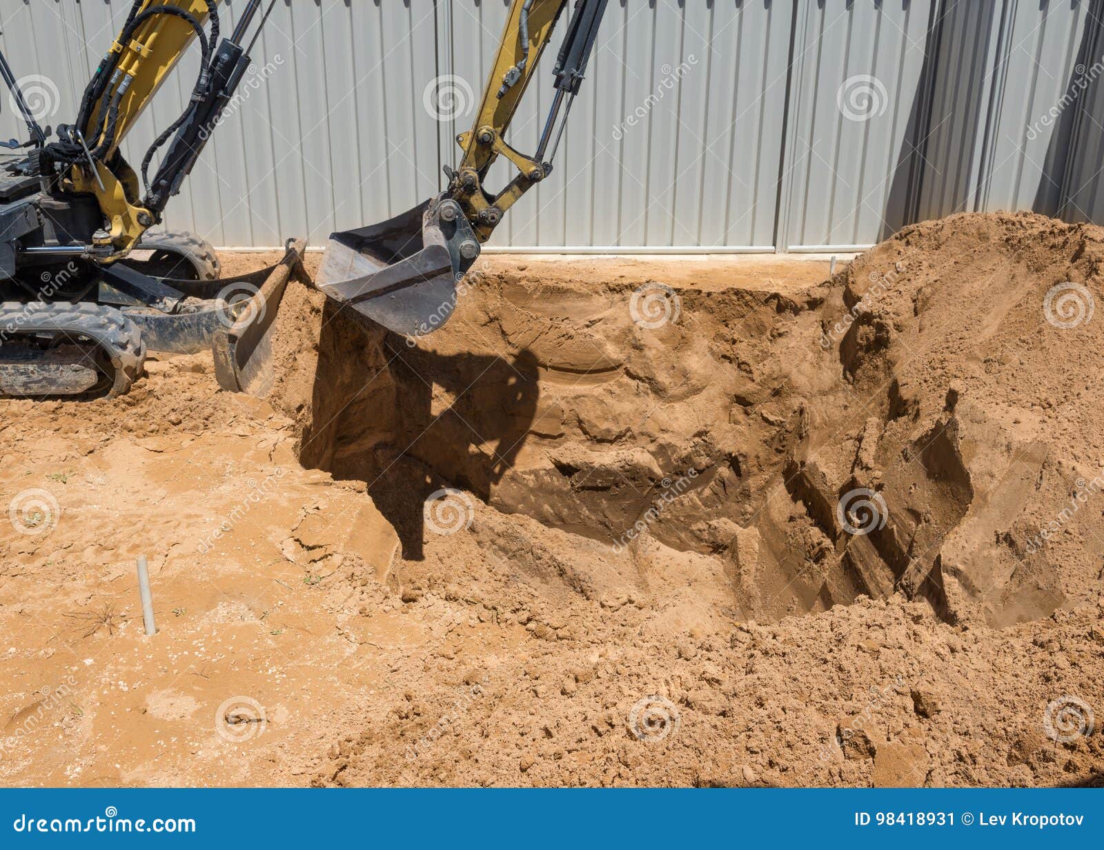 swimming pool excavation