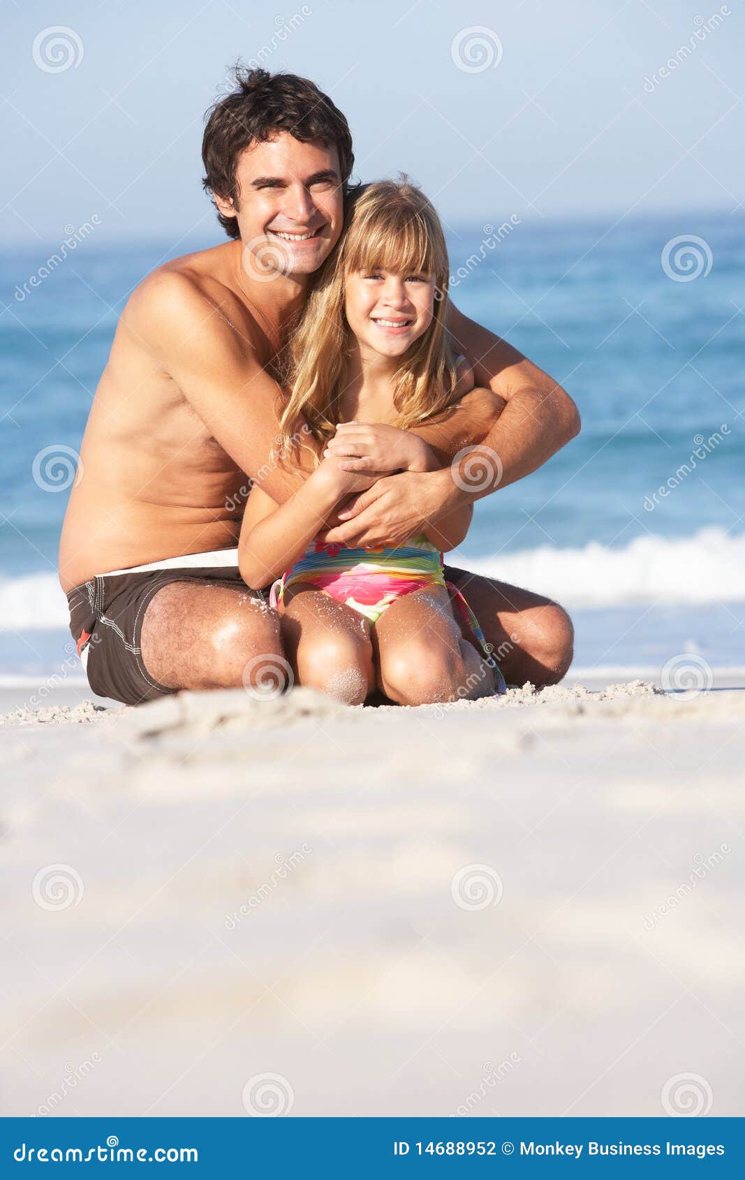 дочка с папой на голом пляже фото 42