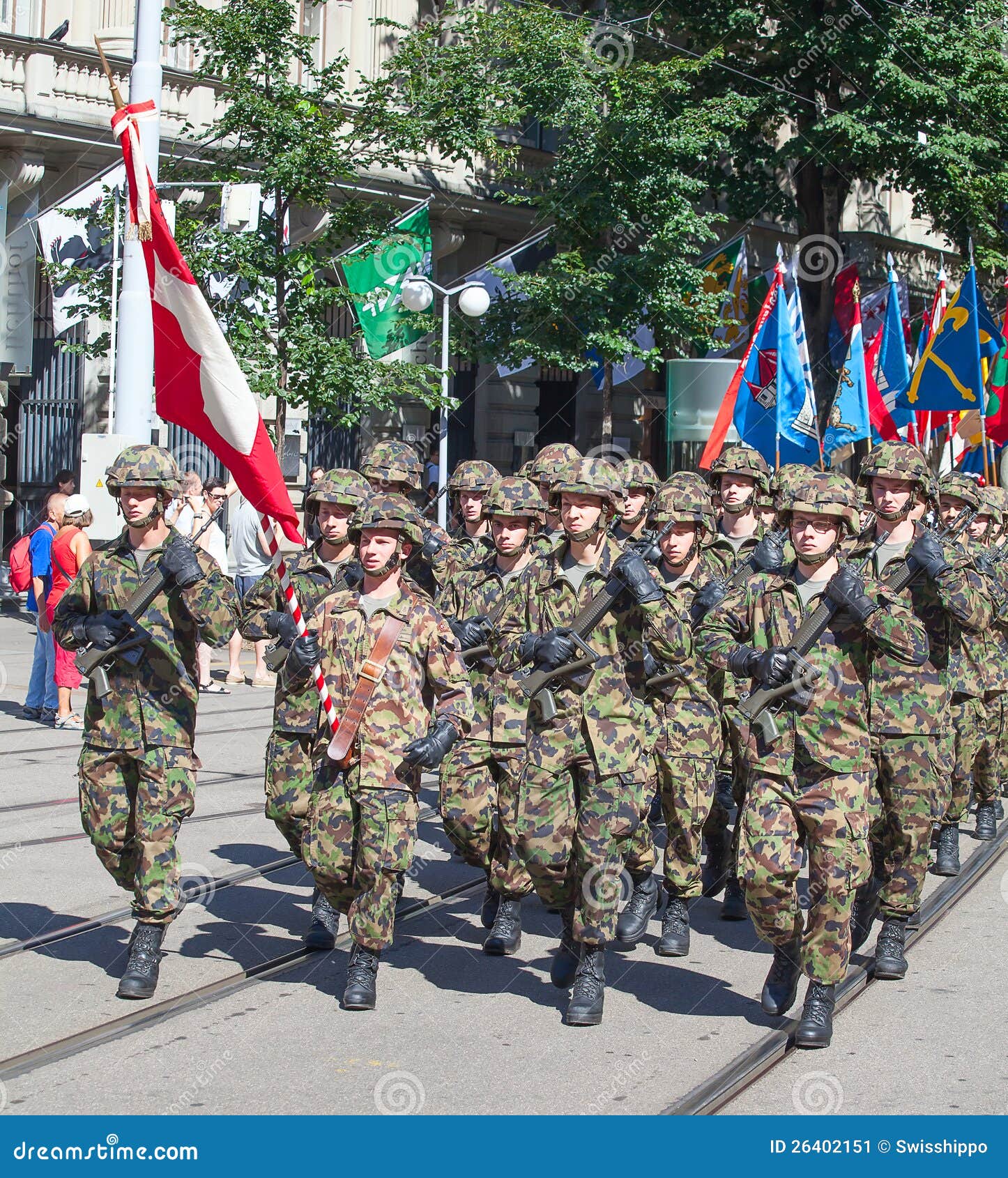 swiss-national-day-parade-zurich-26402151.jpg