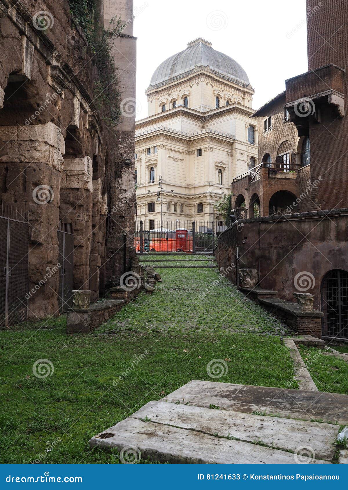 Octavia And Marcellus Statues In The Macellum, Scavi Di Pompei Stock Image