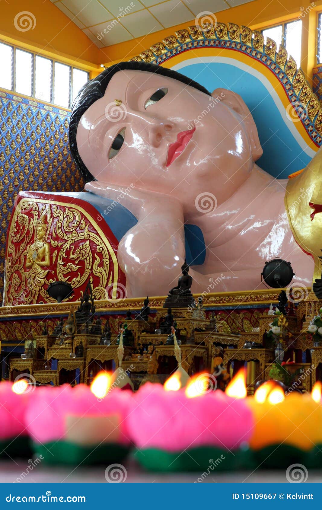 Sypialna Buddha statua. Buddha chaiya mangkalaram Penang sypialny statuy świątyni wat