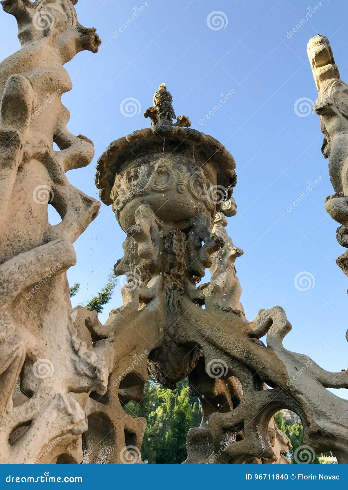 Szczegół ` Colomares kasztelu ` Benalmadena, Cadiz, Hiszpania. Architektoniczny szczegół ` Castillo Monumento Colomares ` w Benalmadena, Malaga, Hiszpania Ten architecturally unikalny styl pomnikowy honoruje Christopher Kolumb oferuje scenicznych widoki