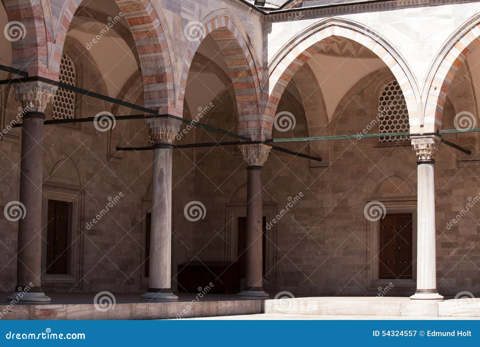 sÃÂ¼leymaniye mosque courtyard, istanbul