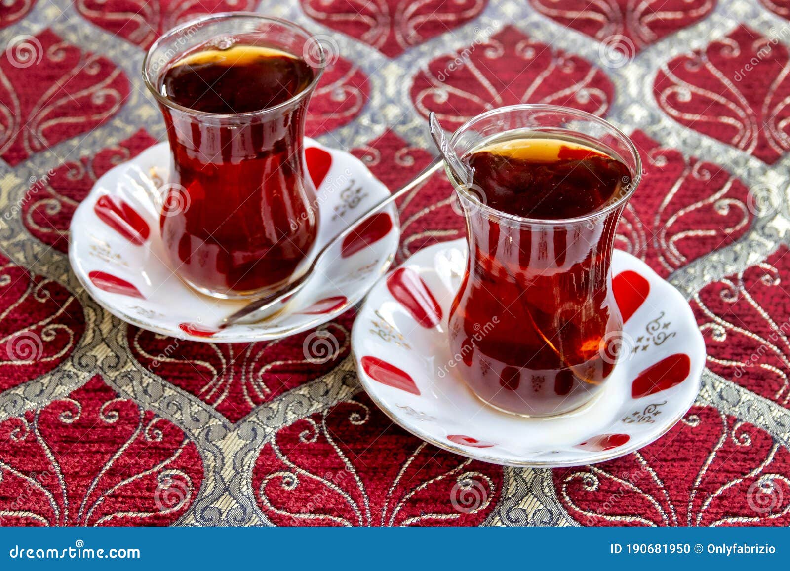 Tè turco fotografia stock. Immagine di vetro, bevanda - 190681950