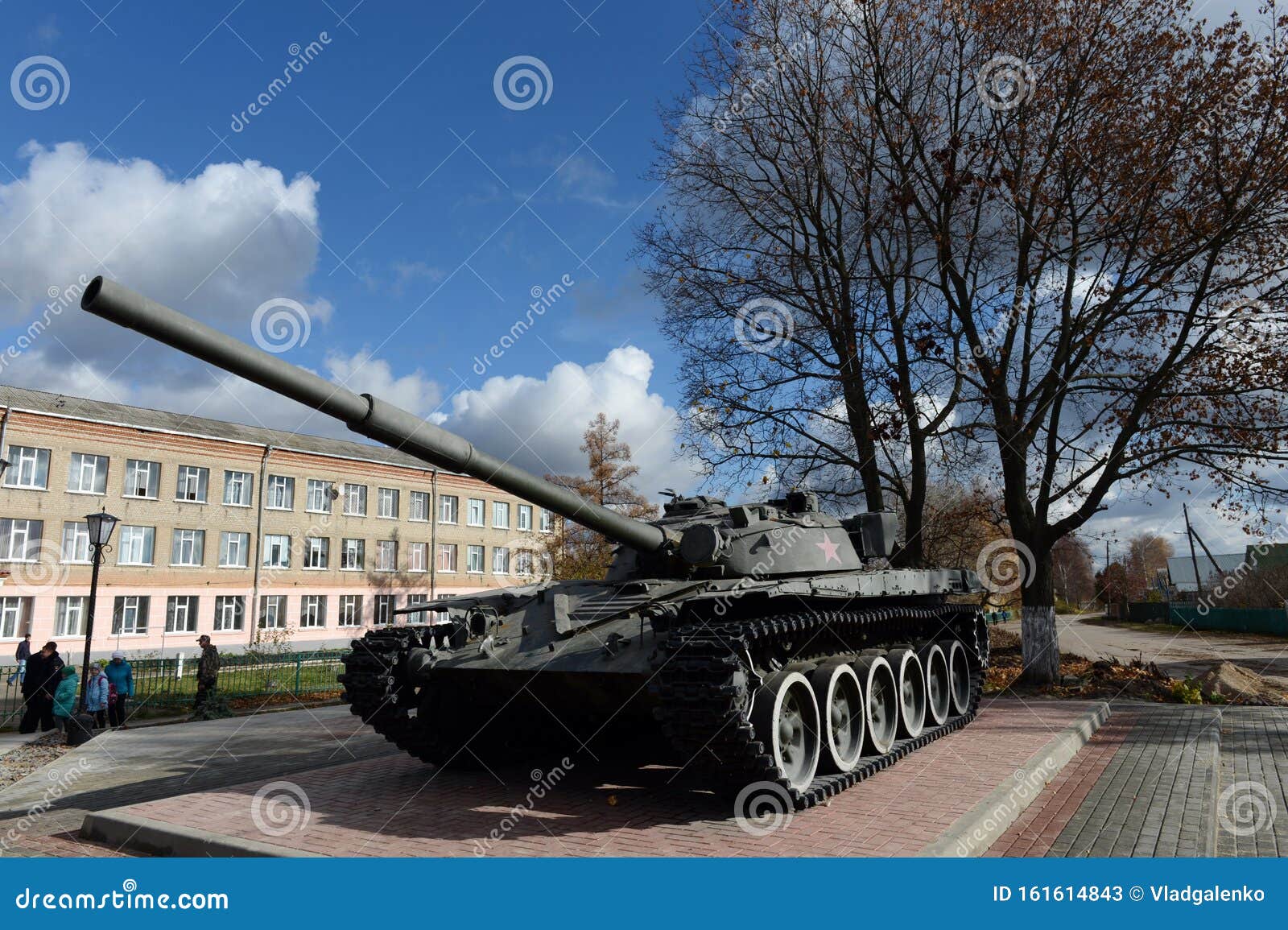 T 72 Tank At The Memorial Complex In The City Of Ryazhsk Ryazan Region Editorial Stock Photo Image Of Architecture Armored