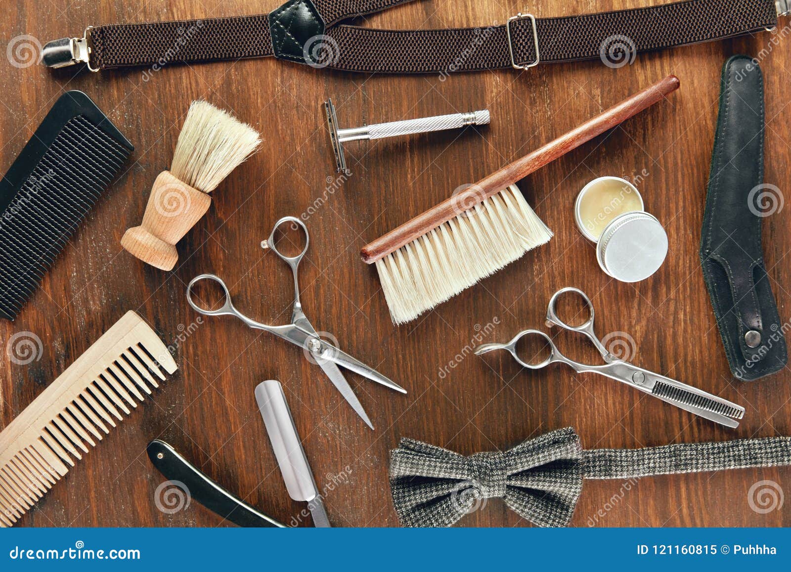 Tabla De Madera De Barber Equipment and Tools on Imagen de archivo