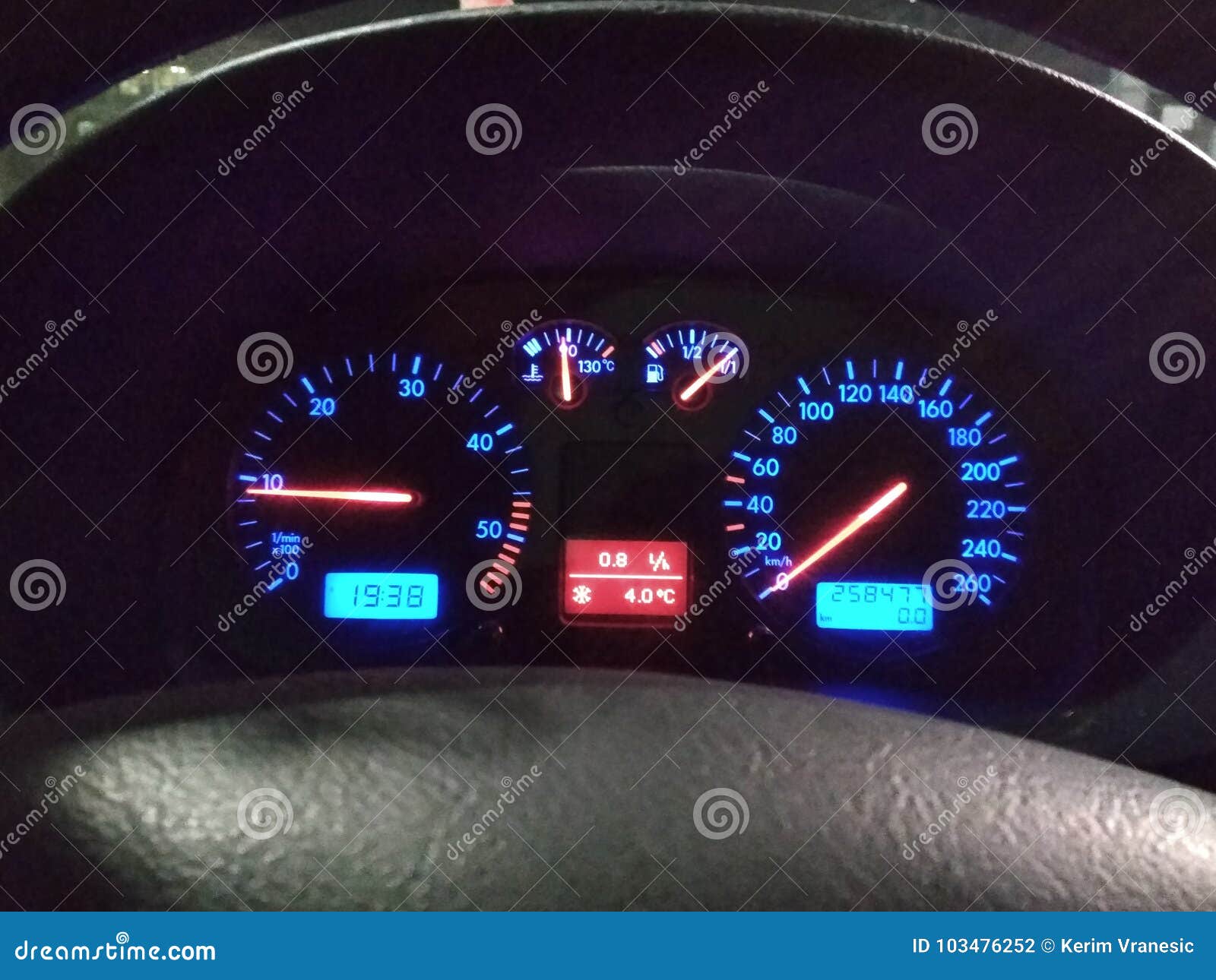 Tabla Del Instrumento Del Golf Mk4 Foto de archivo Imagen de diesel
